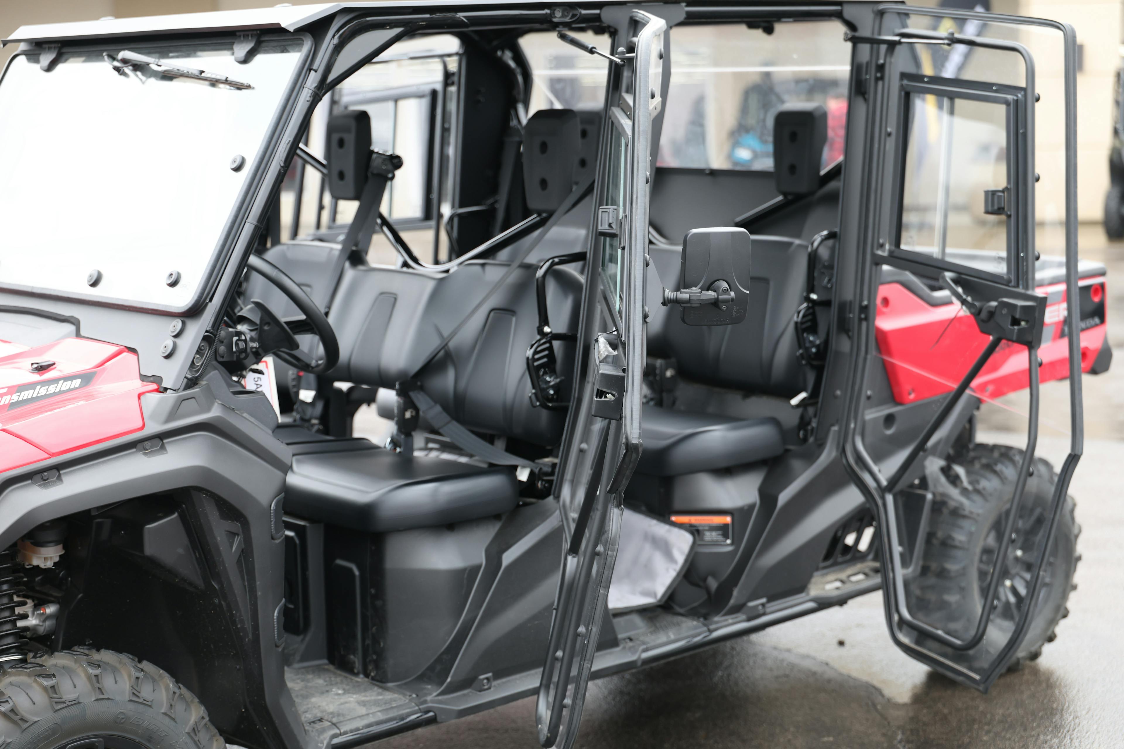 2024 Honda Pioneer 1000-6 DLX doors open close