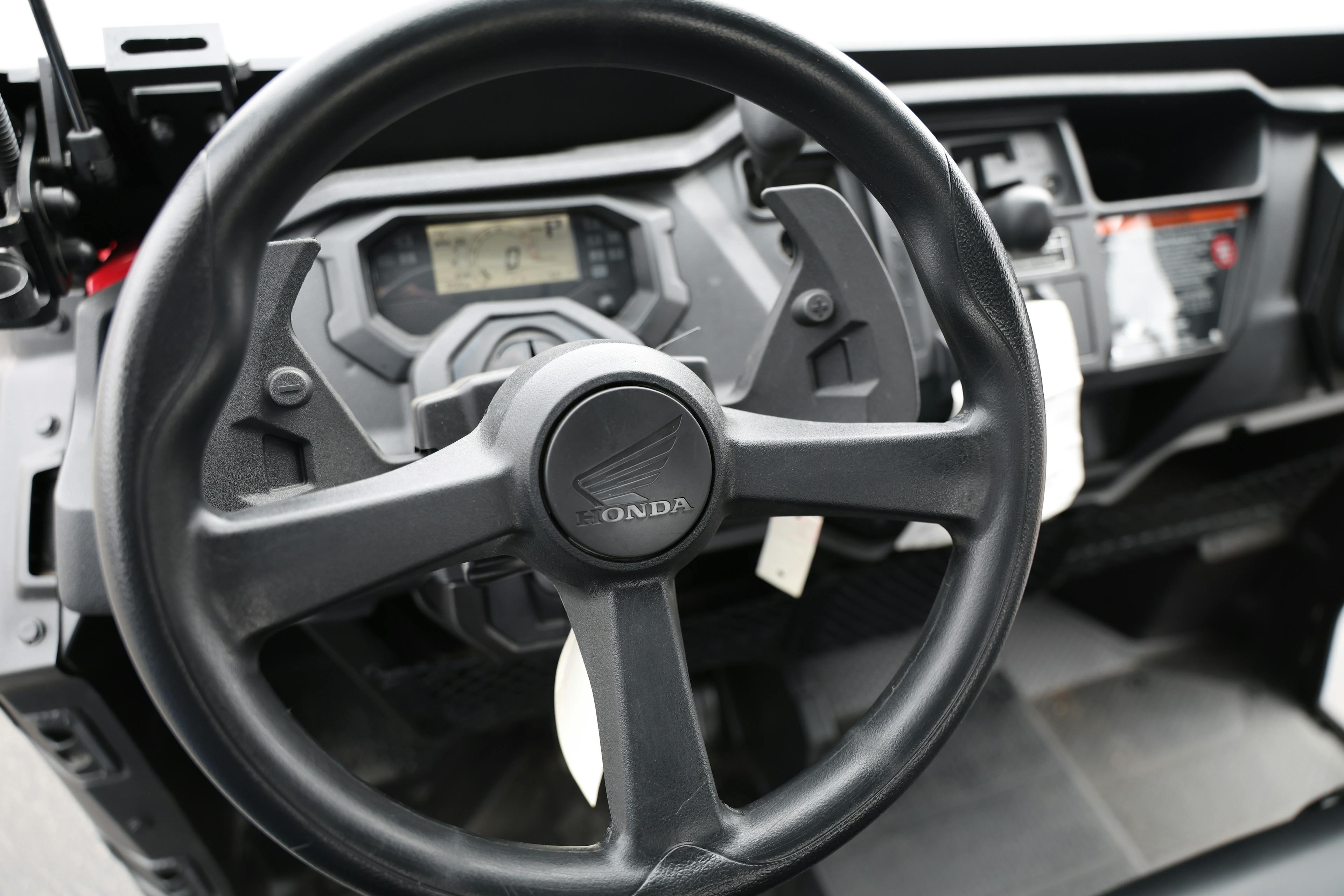2024 Honda Pioneer 1000-6 DLX wheel/dash