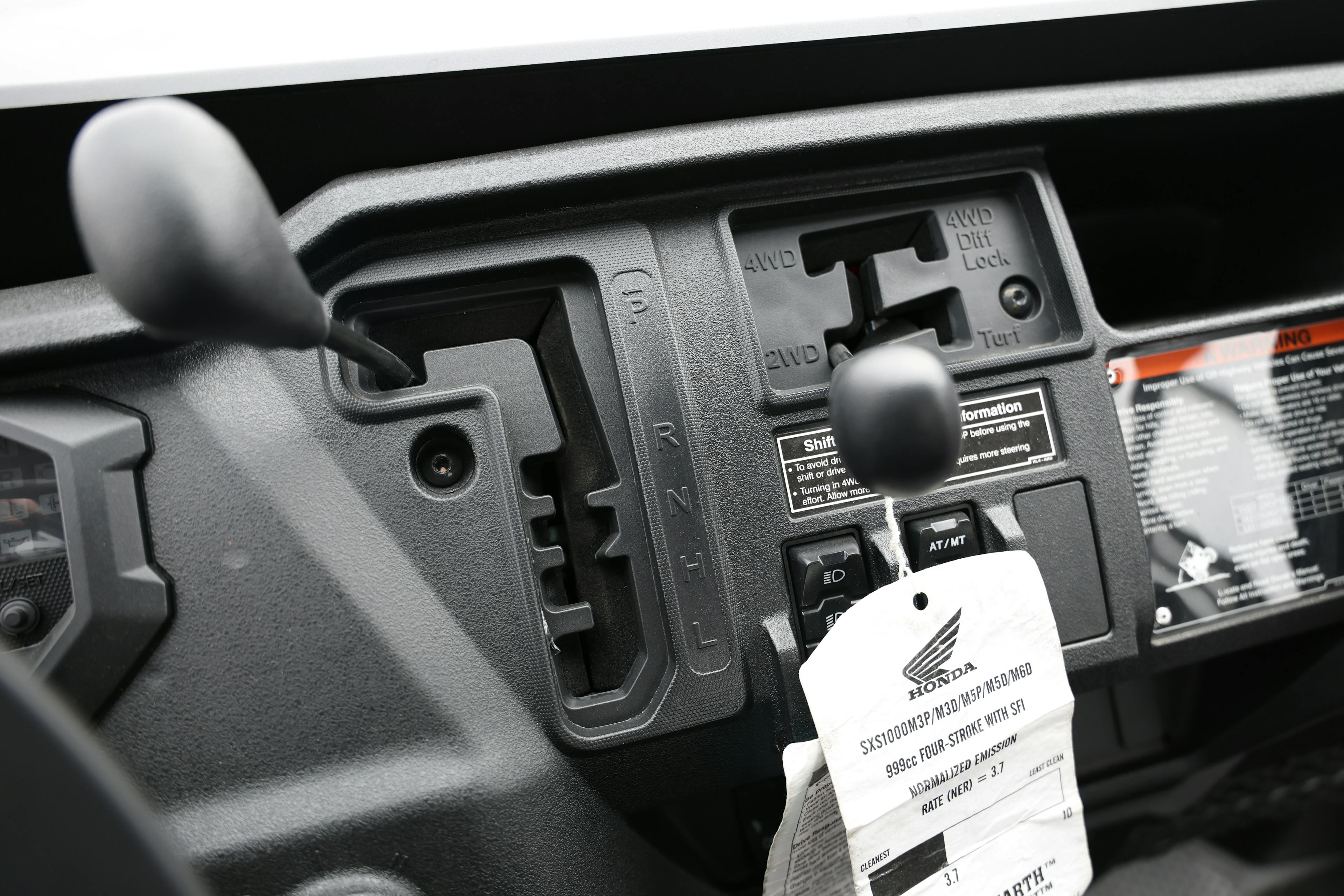 2024 Honda Pioneer 1000-6 DLX shifters