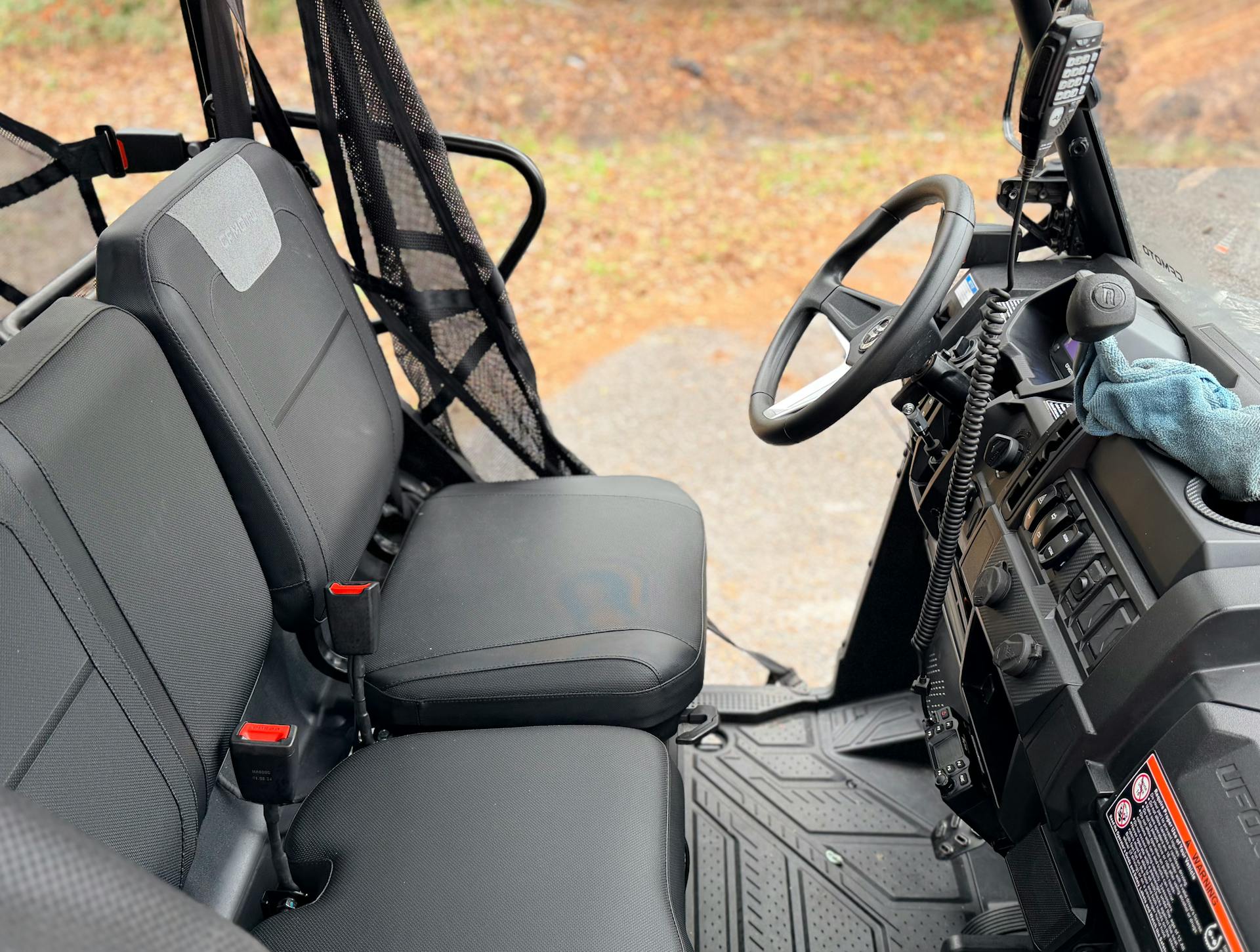 2025 CFMoto UForce 800 XL front seats/wheel