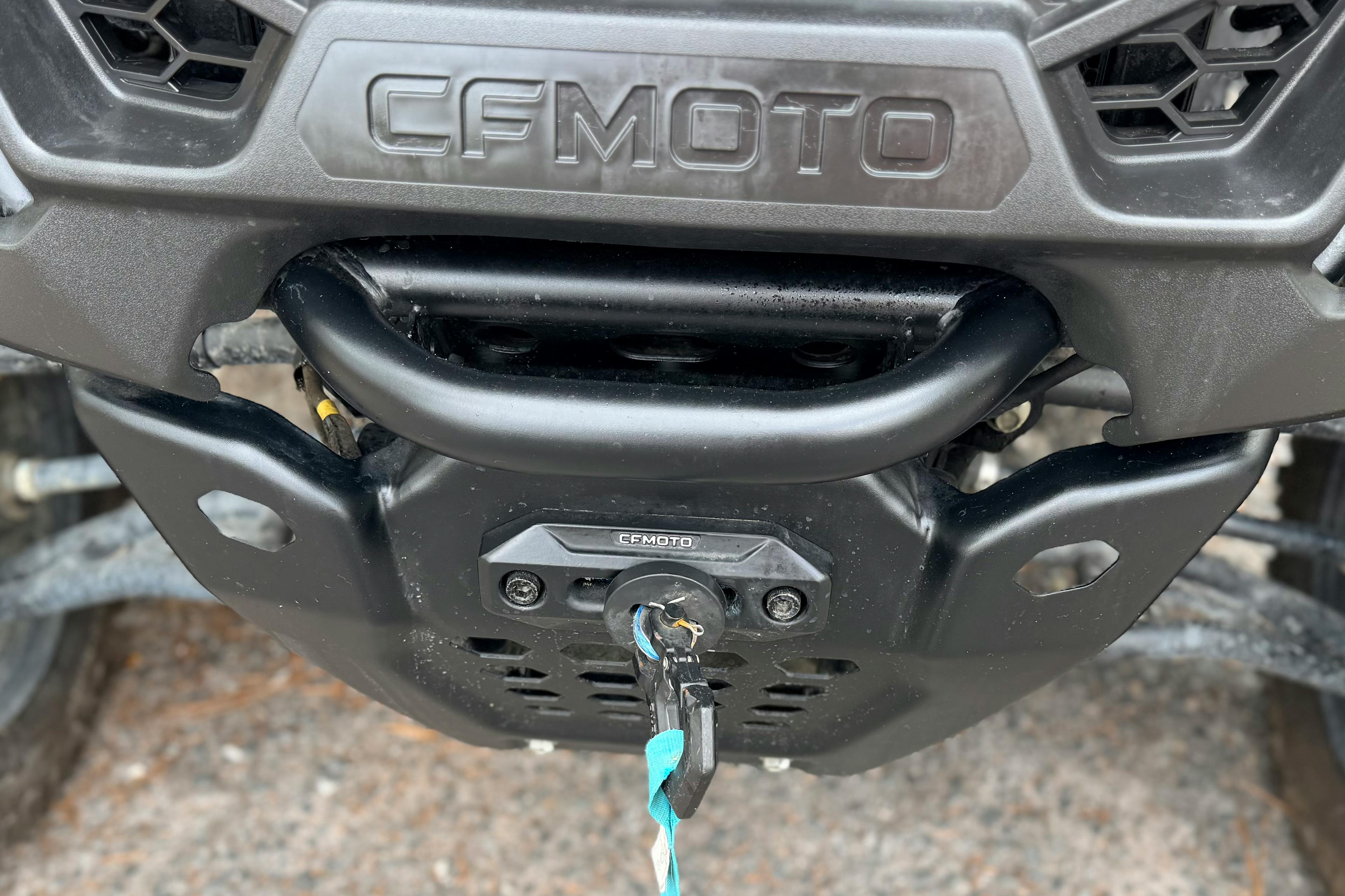 2025 CFMoto UForce 800 XL grille/winch