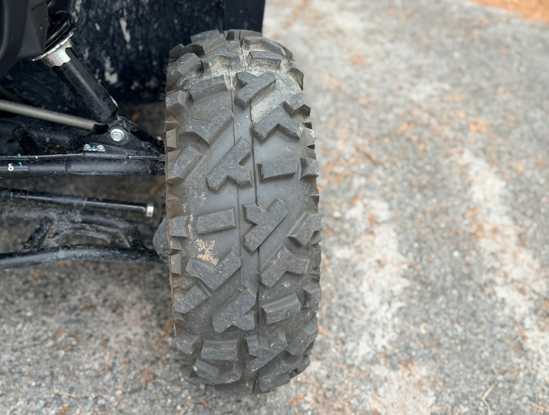 2025 CFMoto UForce 800 XL driver front tire