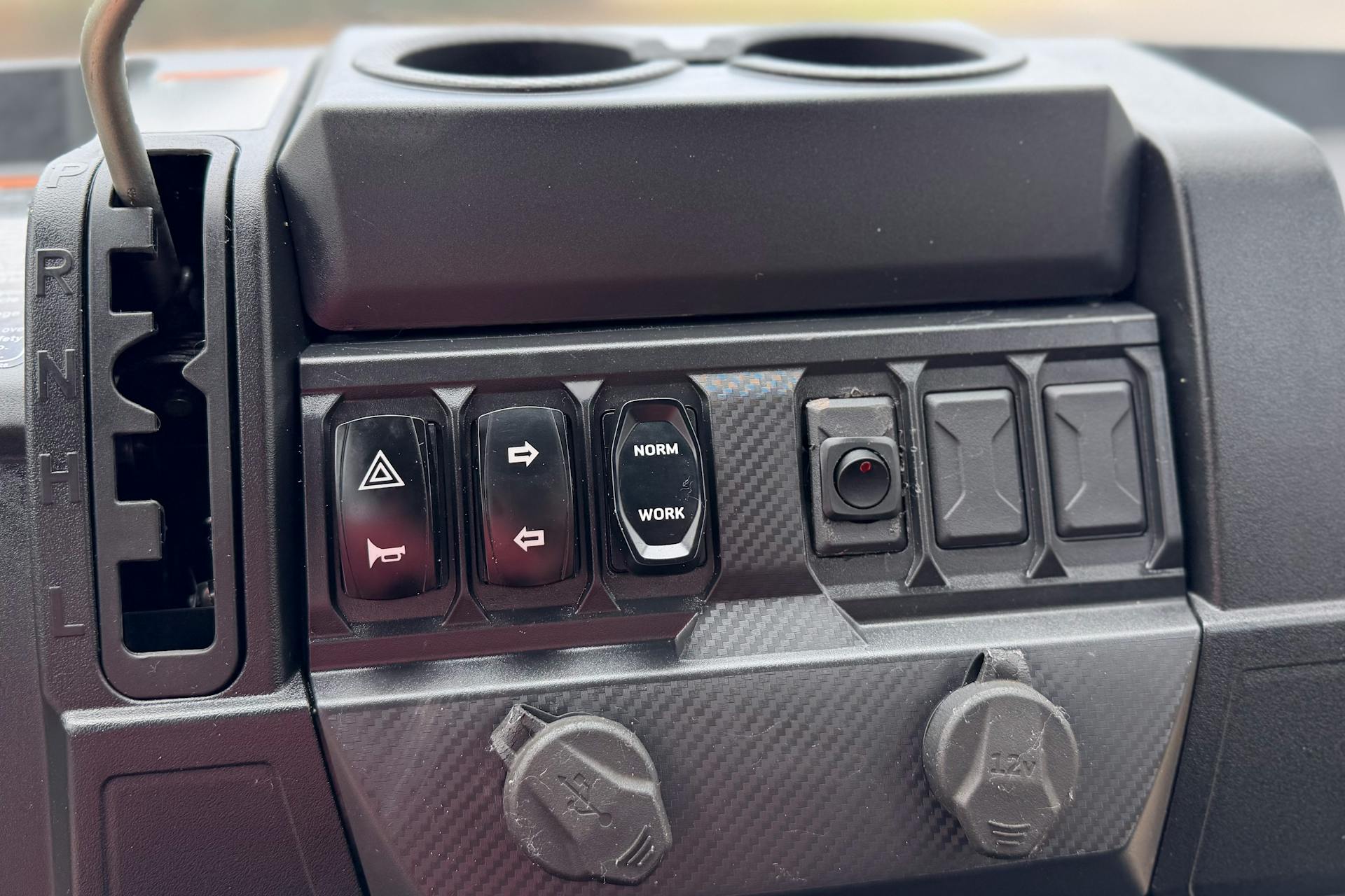 2025 CFMoto UForce 800 XL turn signal/horn switches