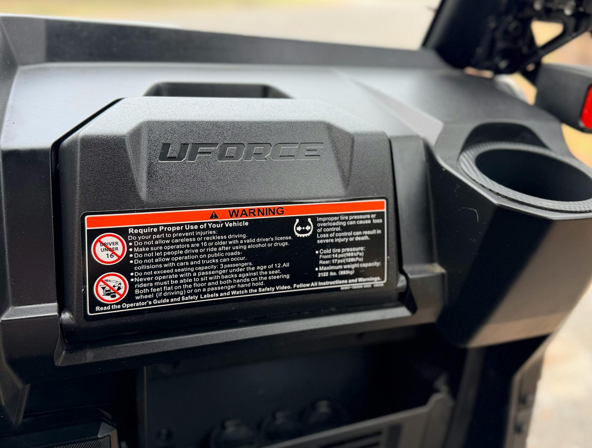 2025 CFMoto UForce 800 XL glovebox