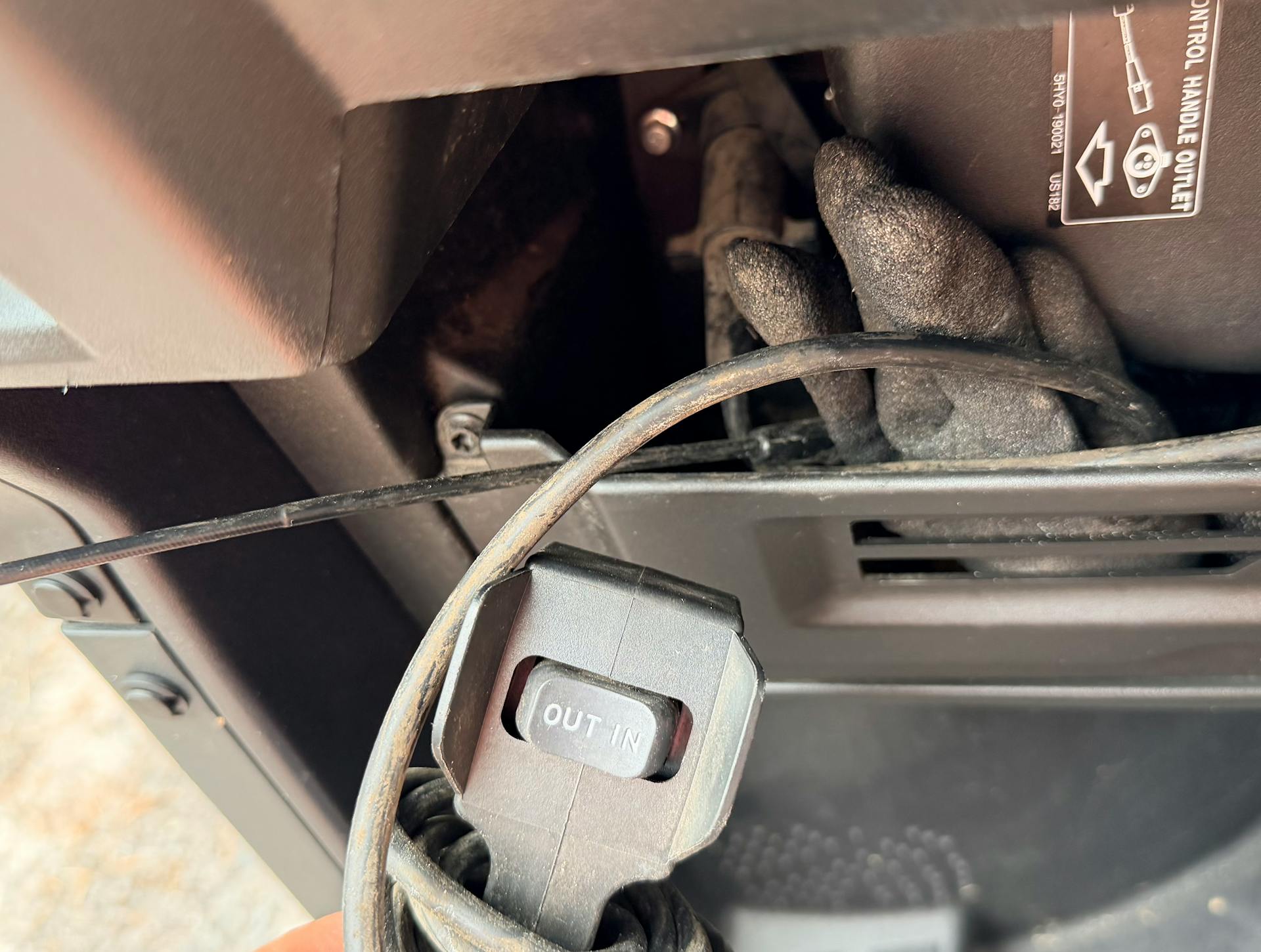 2025 CFMoto UForce 800 XL winch remote