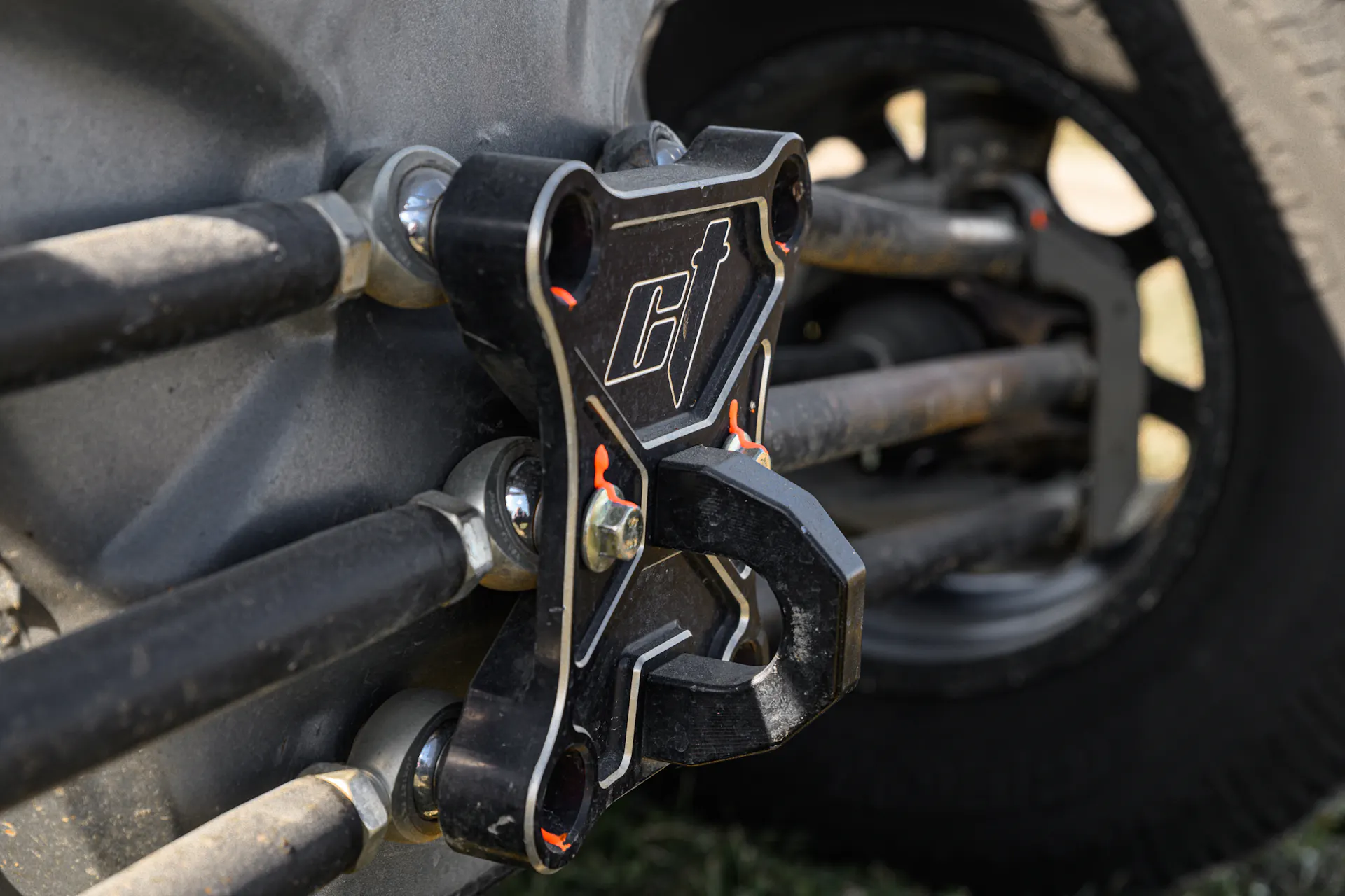 2024 Can-Am Maverick X3 Gray Leadbetter Race Car radius rod plate