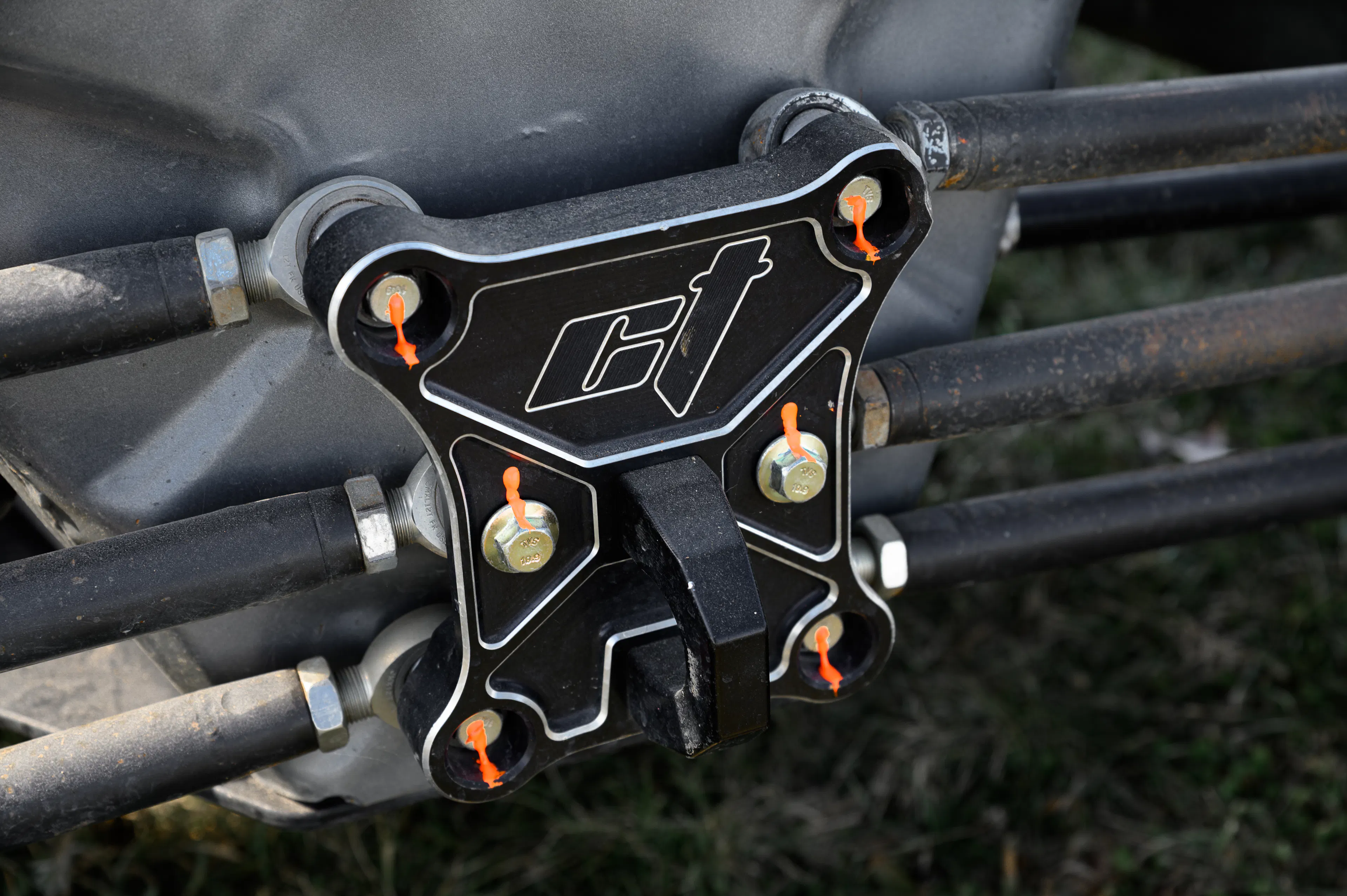 2024 Can-Am Maverick X3 Gray Leadbetter Race Car radius rod plate 2