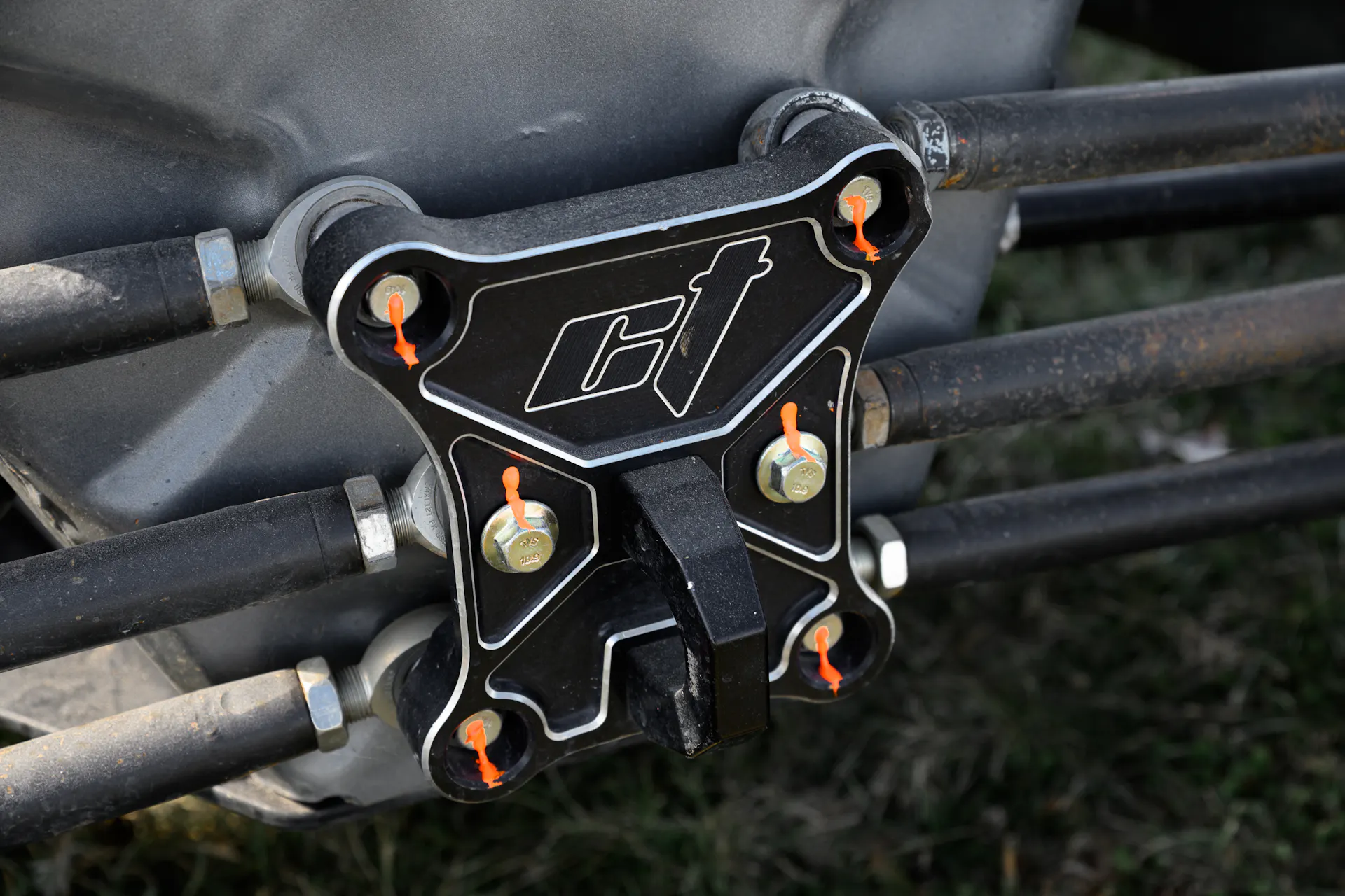 2024 Can-Am Maverick X3 Gray Leadbetter Race Car radius rod plate 2