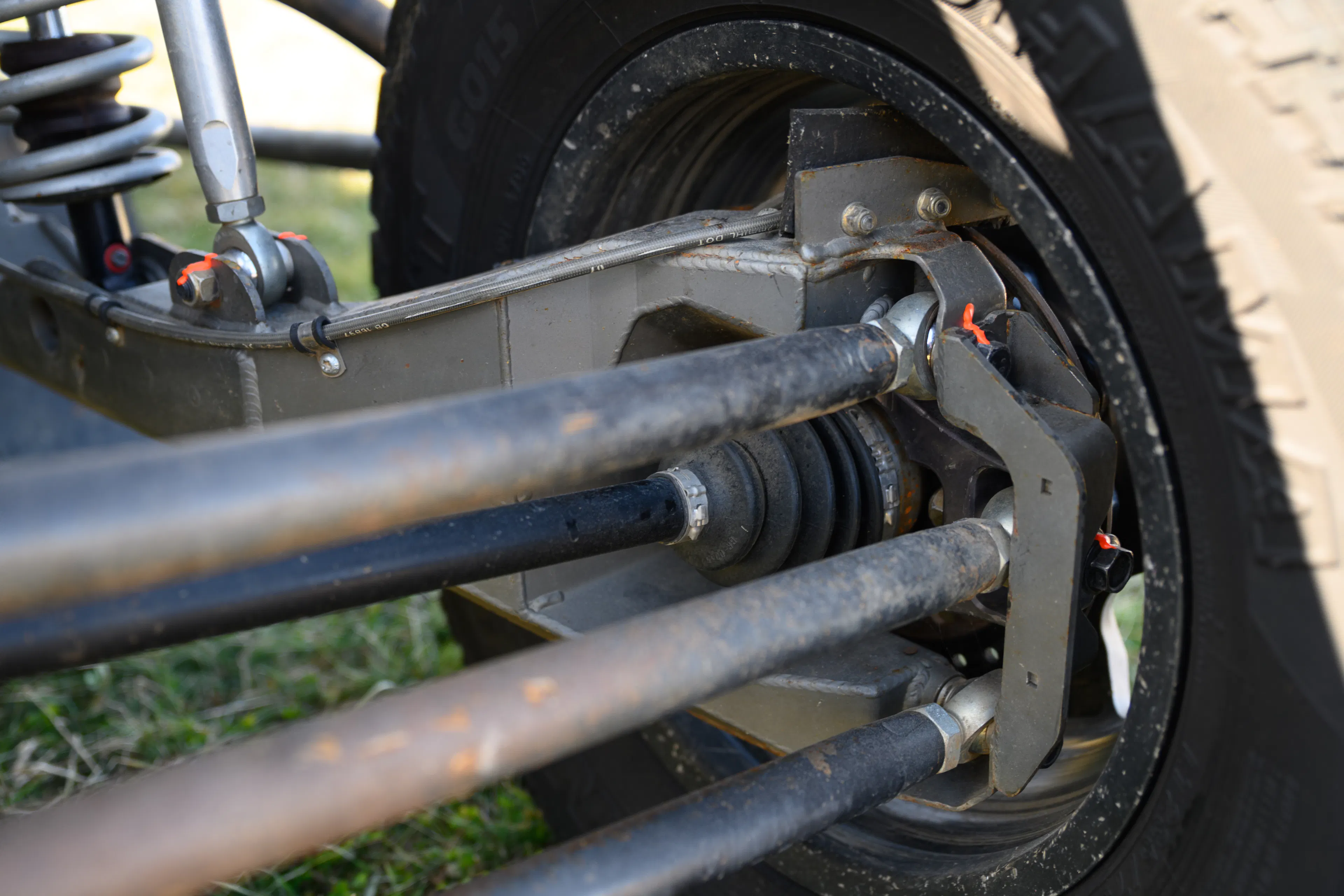 2024 Can-Am Maverick X3 Gray Leadbetter Race Car rear axle/radius rods