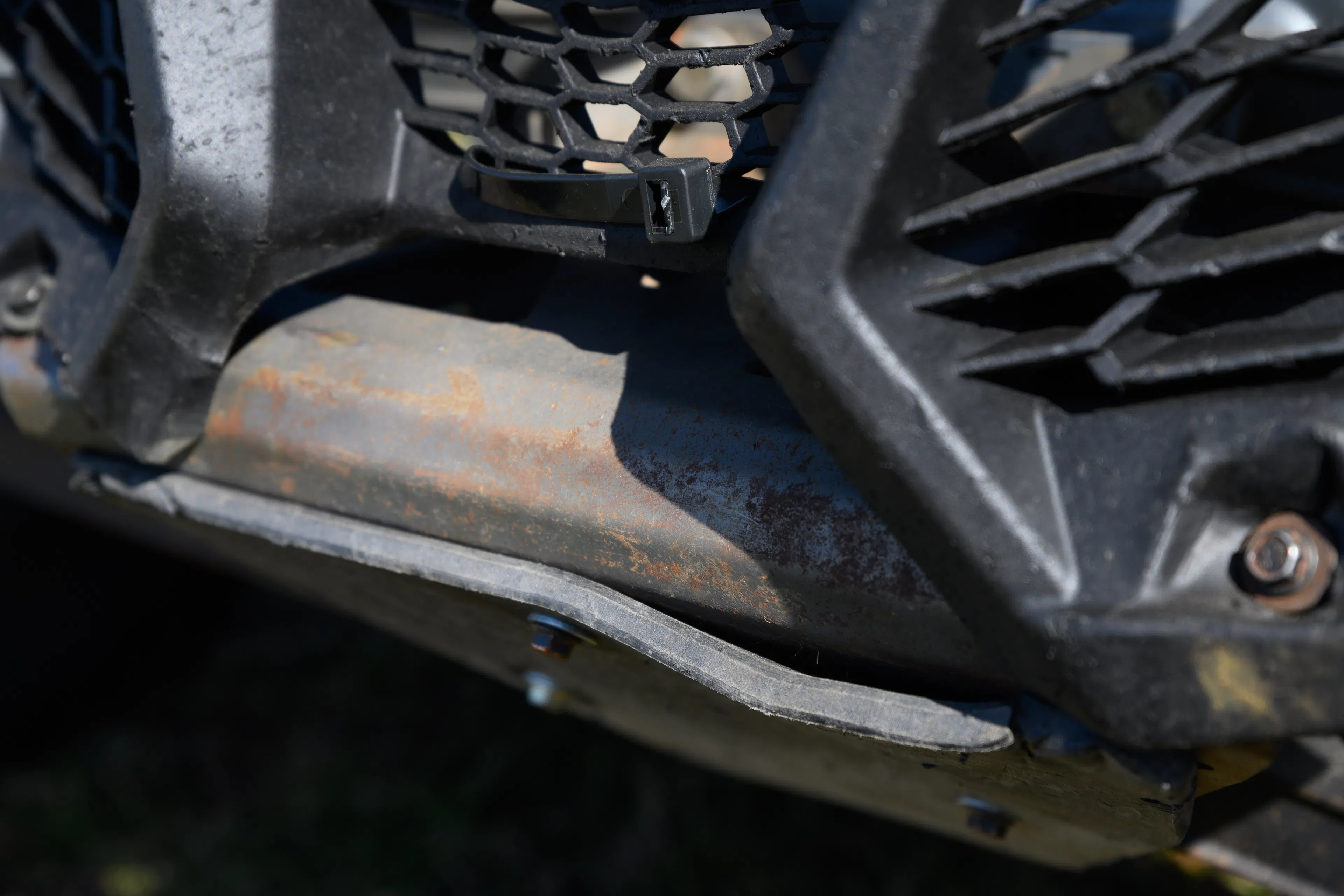 2024 Can-Am Maverick X3 Gray Leadbetter Race Car bumper damage