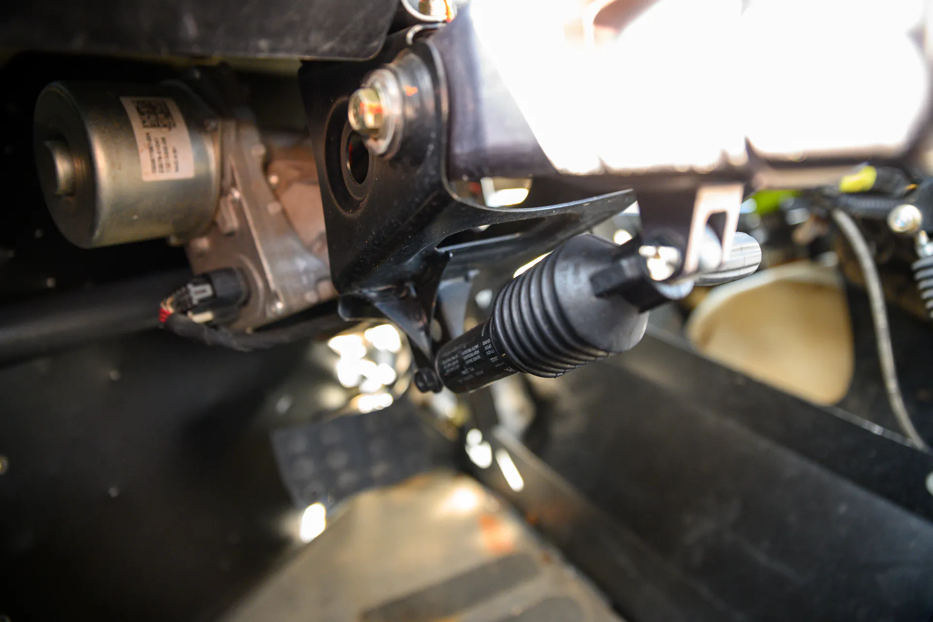 2024 Can-Am Maverick X3 Gray Leadbetter Race Car interior column