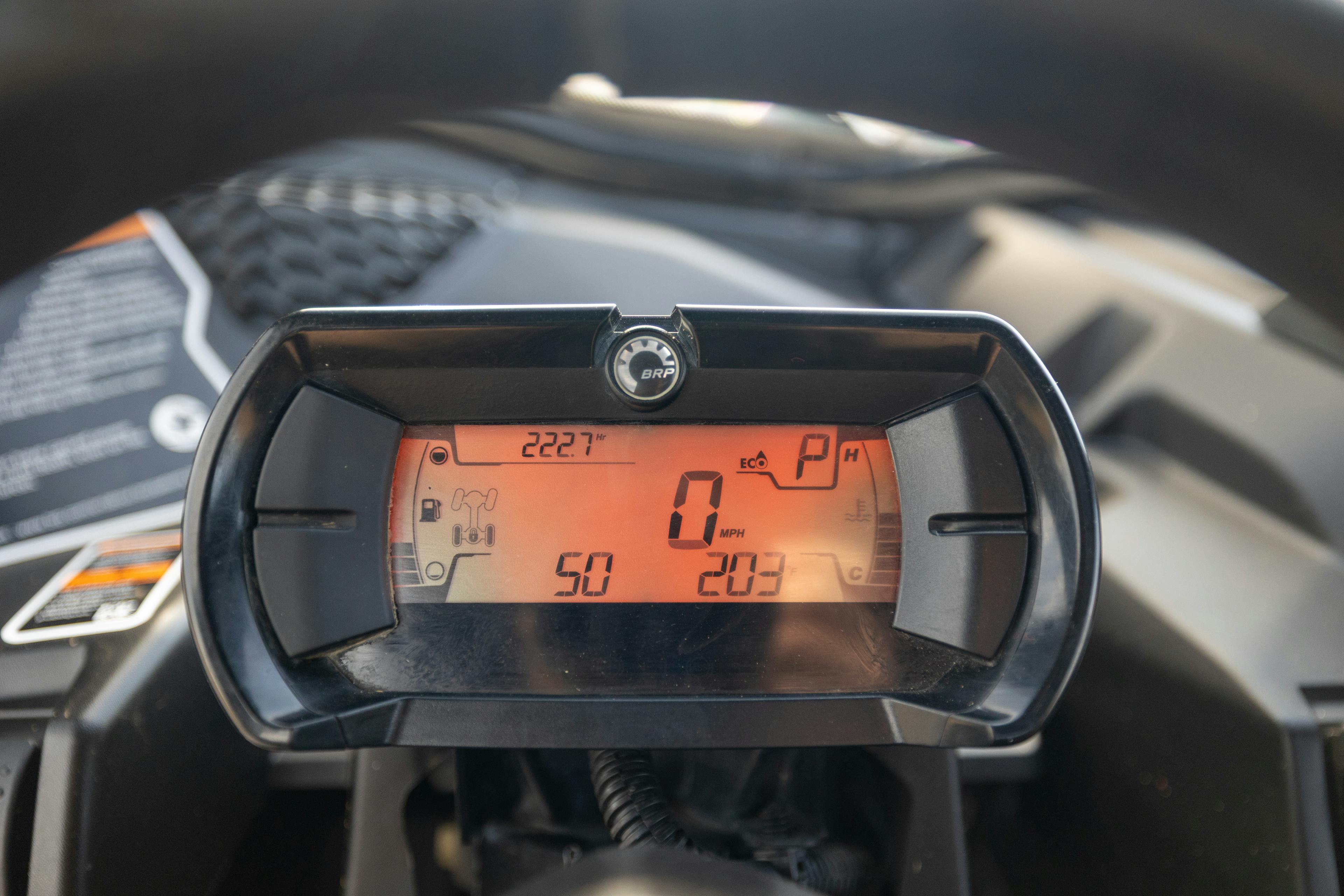 2023 Can-Am Maverick X3 DS Turbo RR odometer