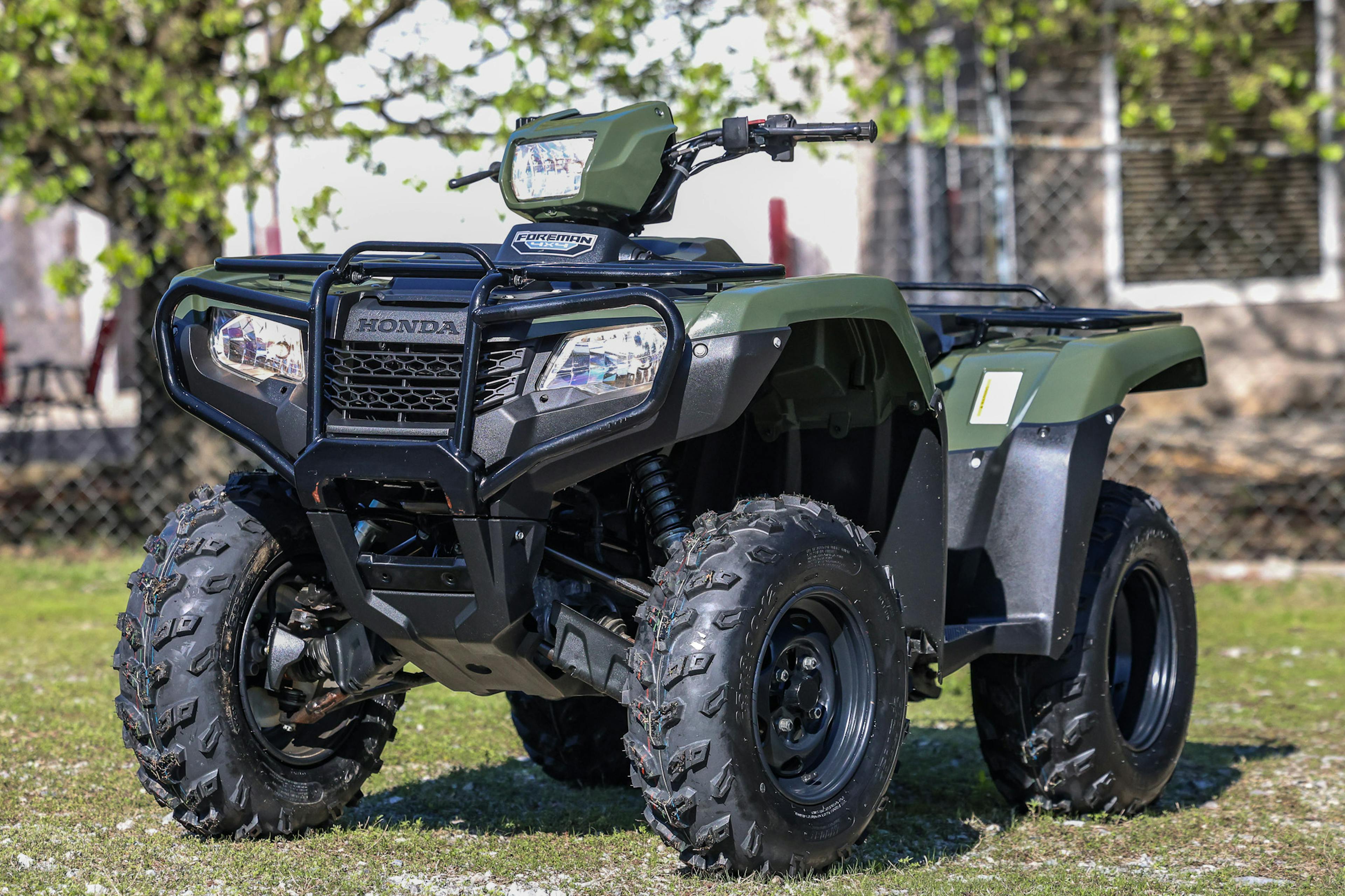 2017 Honda FourTrax Foreman 4x4 front 3/4 left