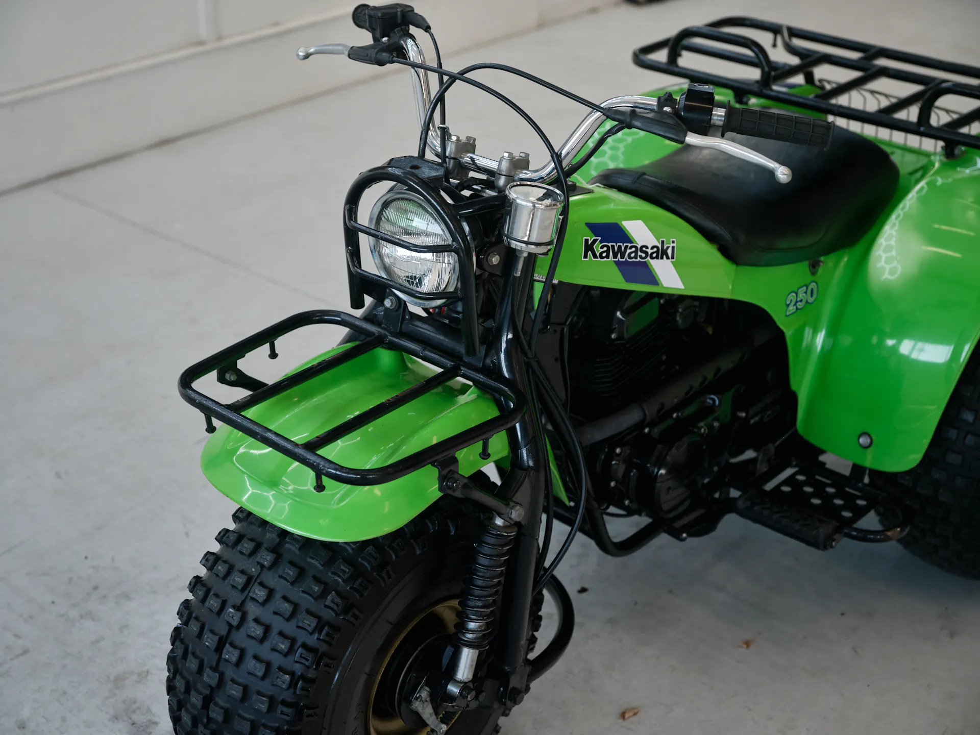 1985 Kawasaki KLT 250 front 3/4 close