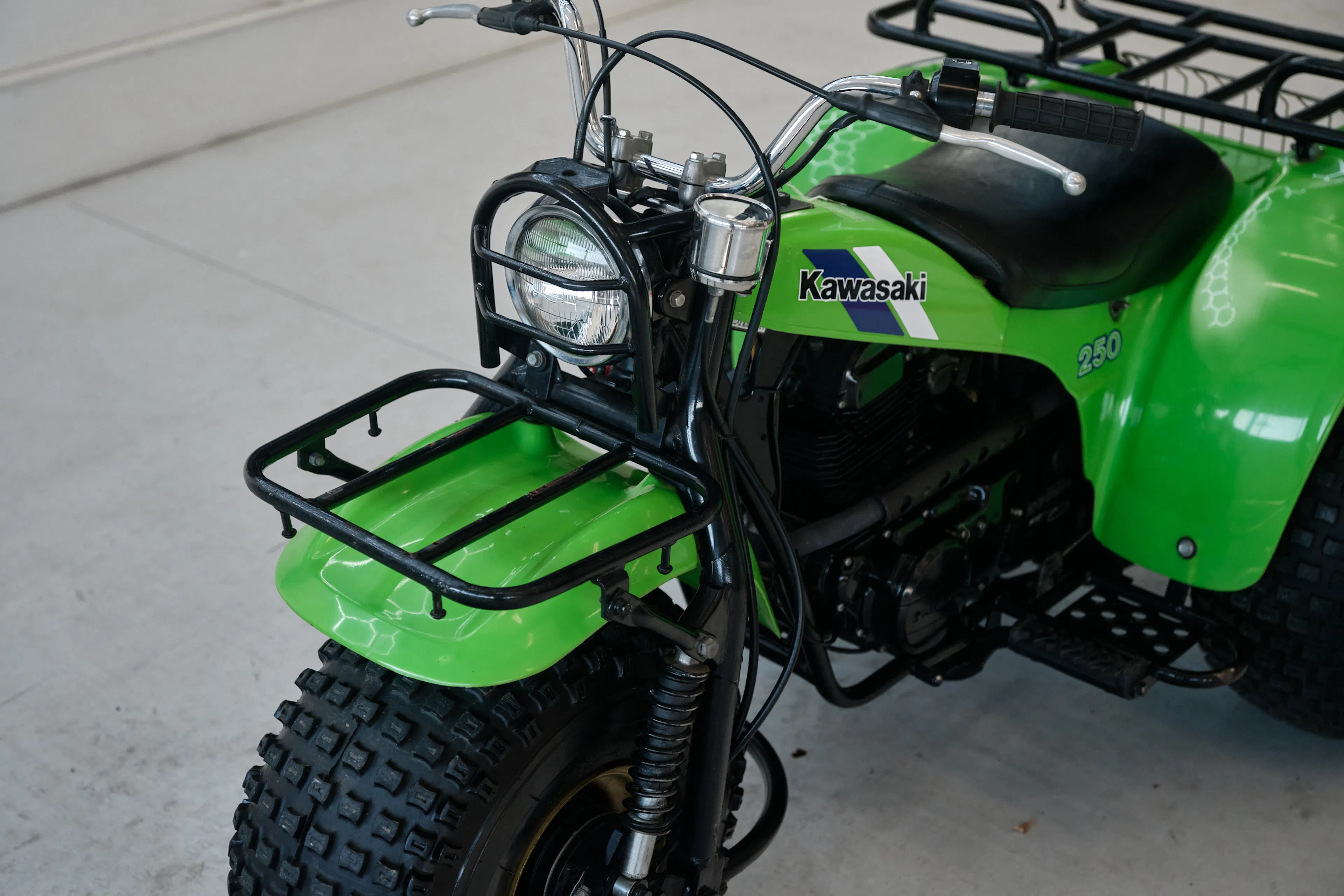 1985 Kawasaki KLT 250 front 3/4 close