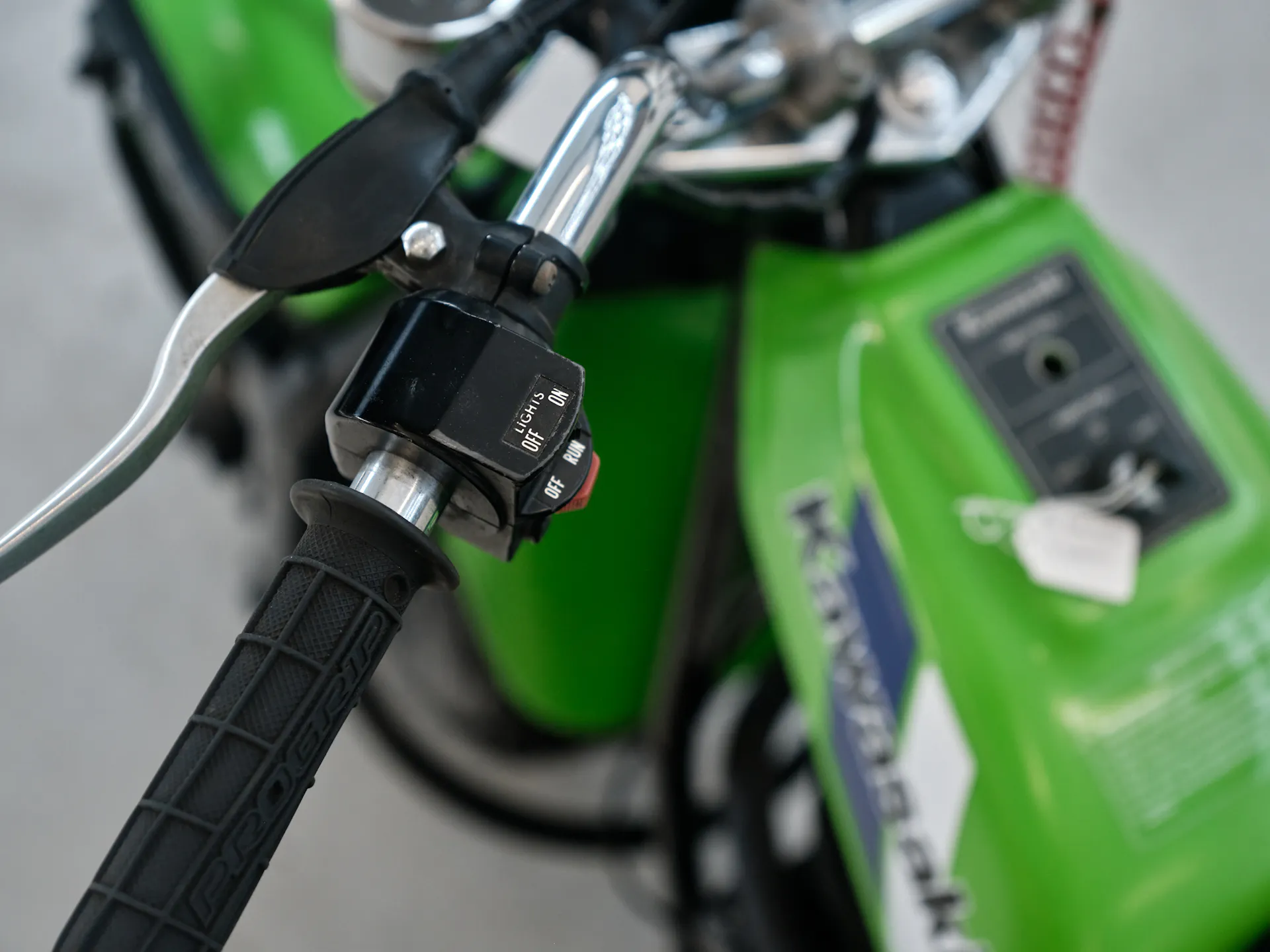 1985 Kawasaki KLT 250 bar switch close