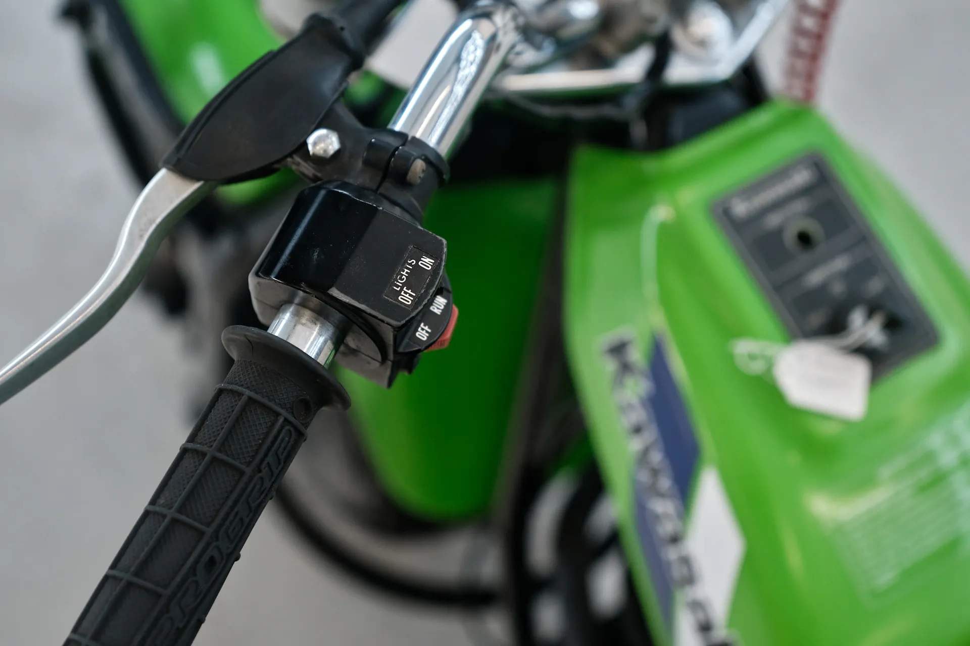 1985 Kawasaki KLT 250 bar switch close