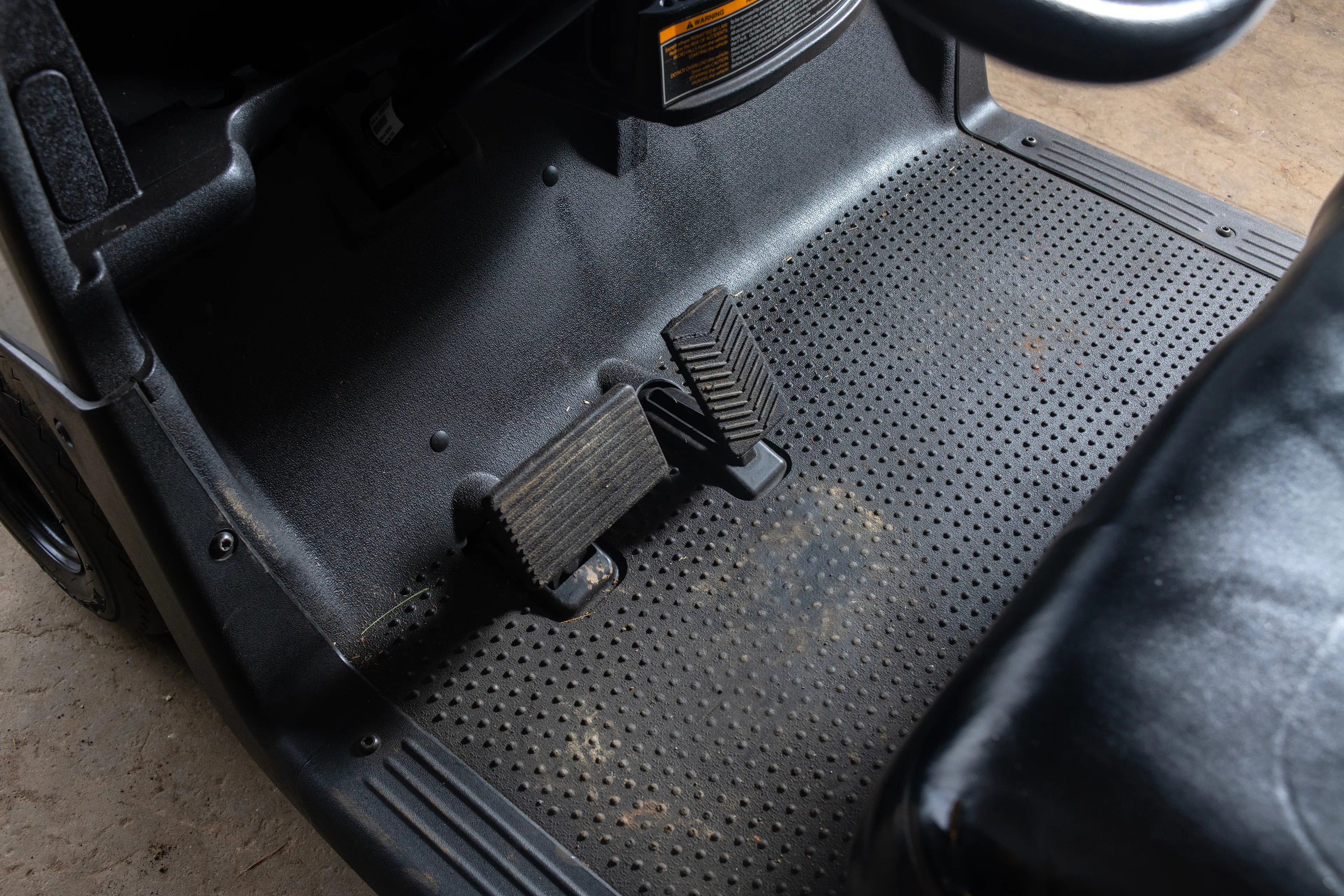 2020 E-Z-Go RXV Silver floor/pedals