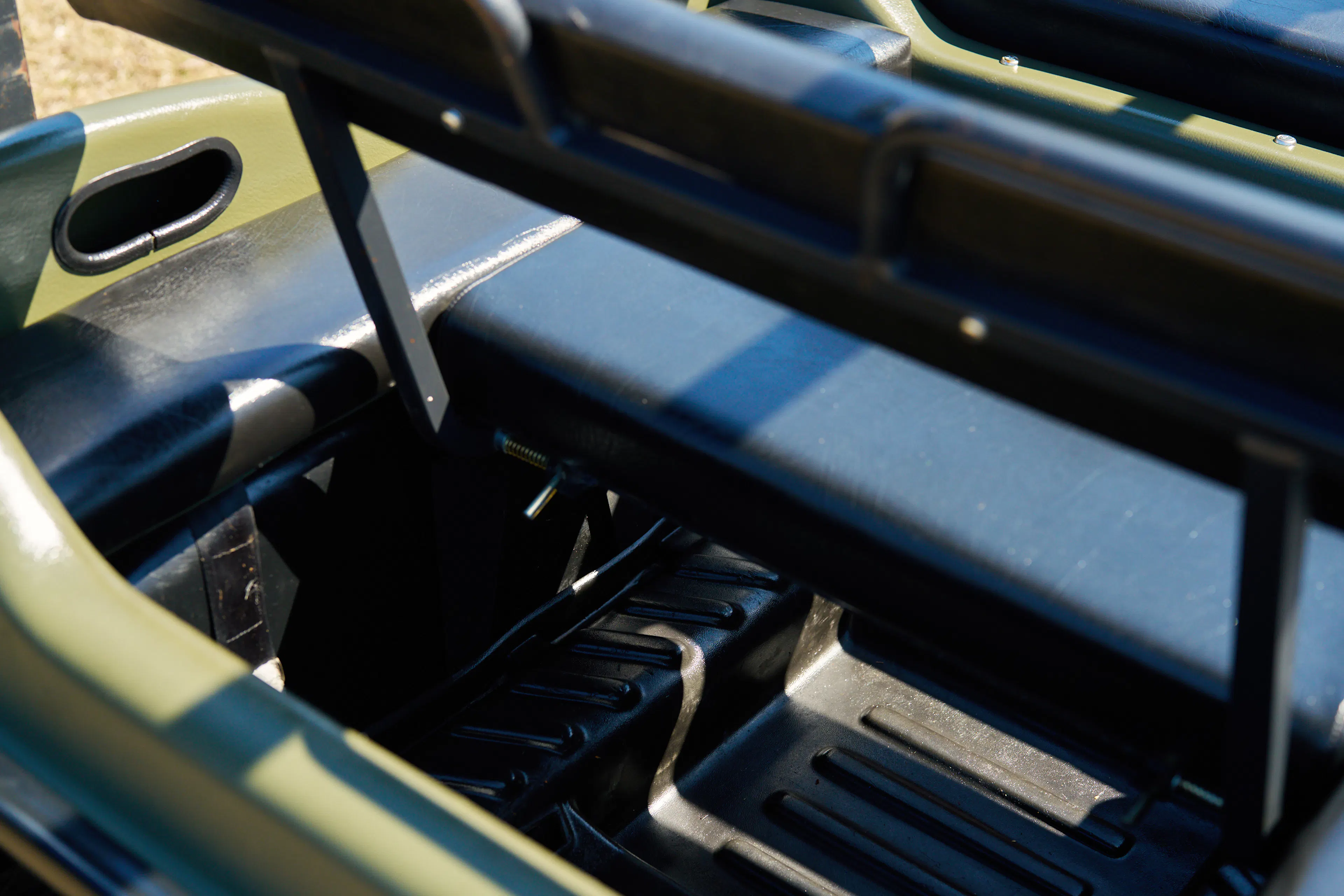 2013 Argo 750 HDI foot well