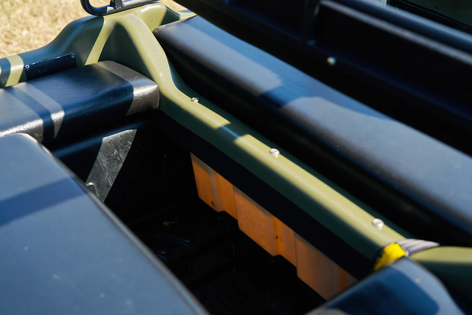 2013 Argo 750 HDI foot well