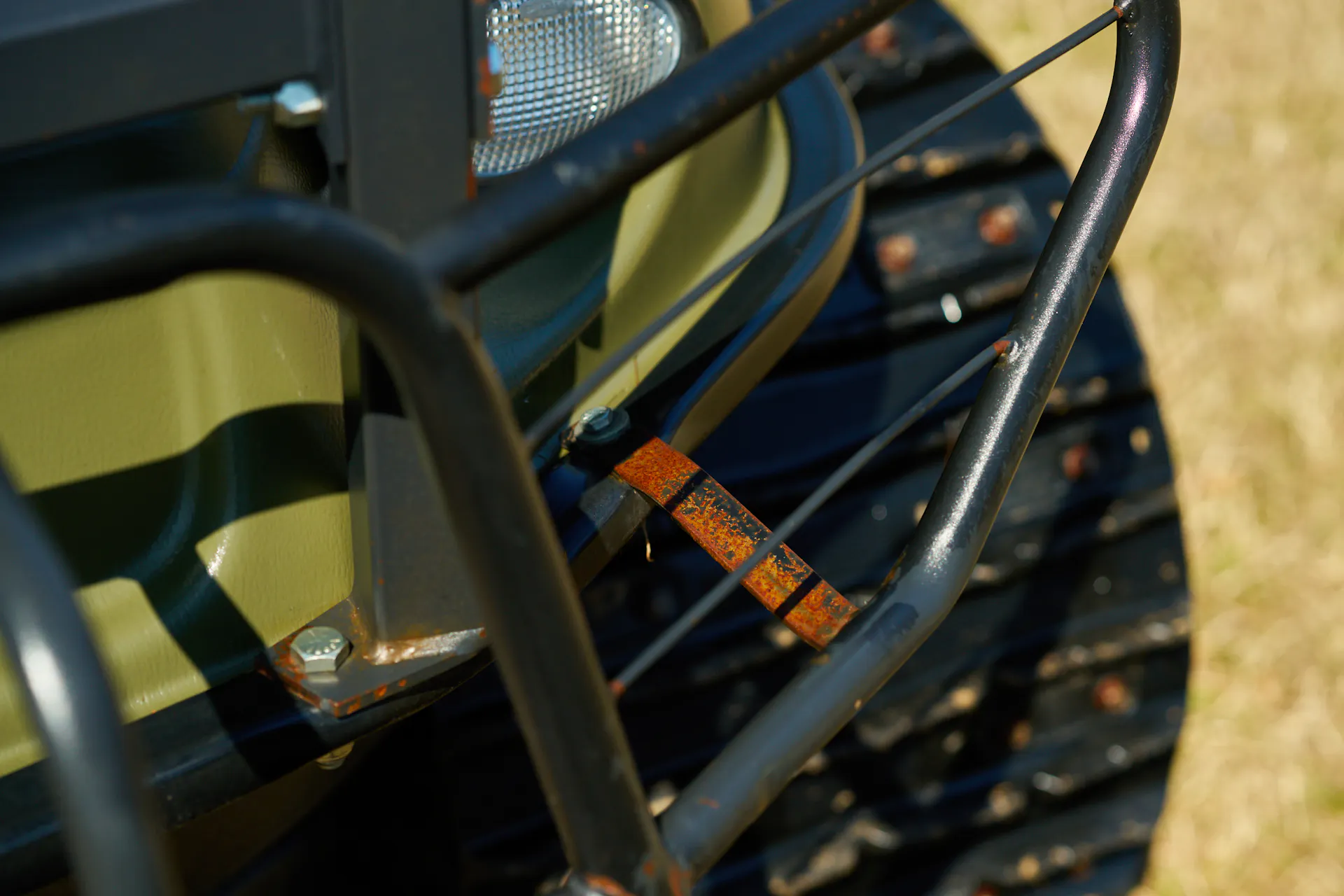 2013 Argo 750 HDI driver bumper detail