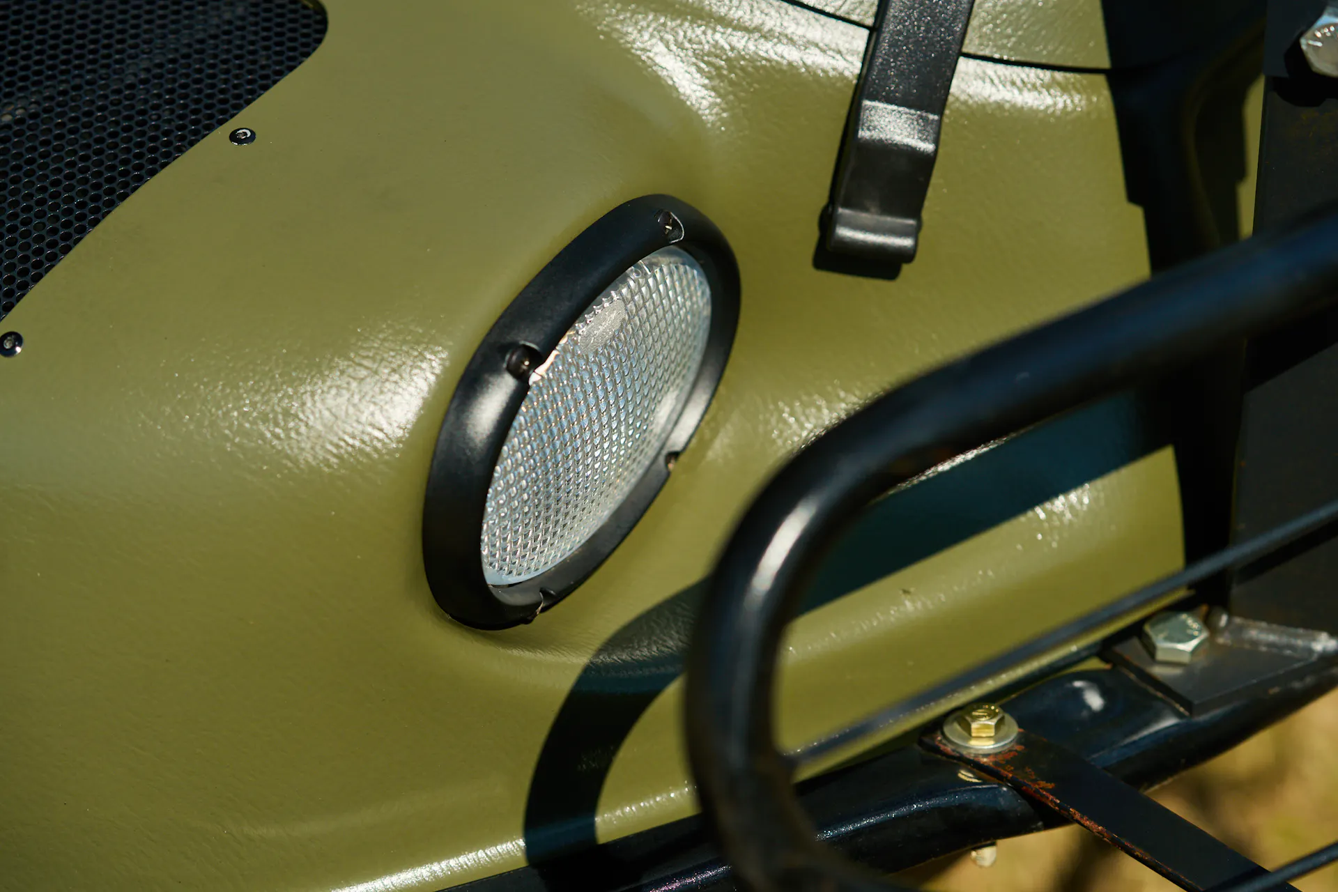 2013 Argo 750 HDI passenger headlight 1