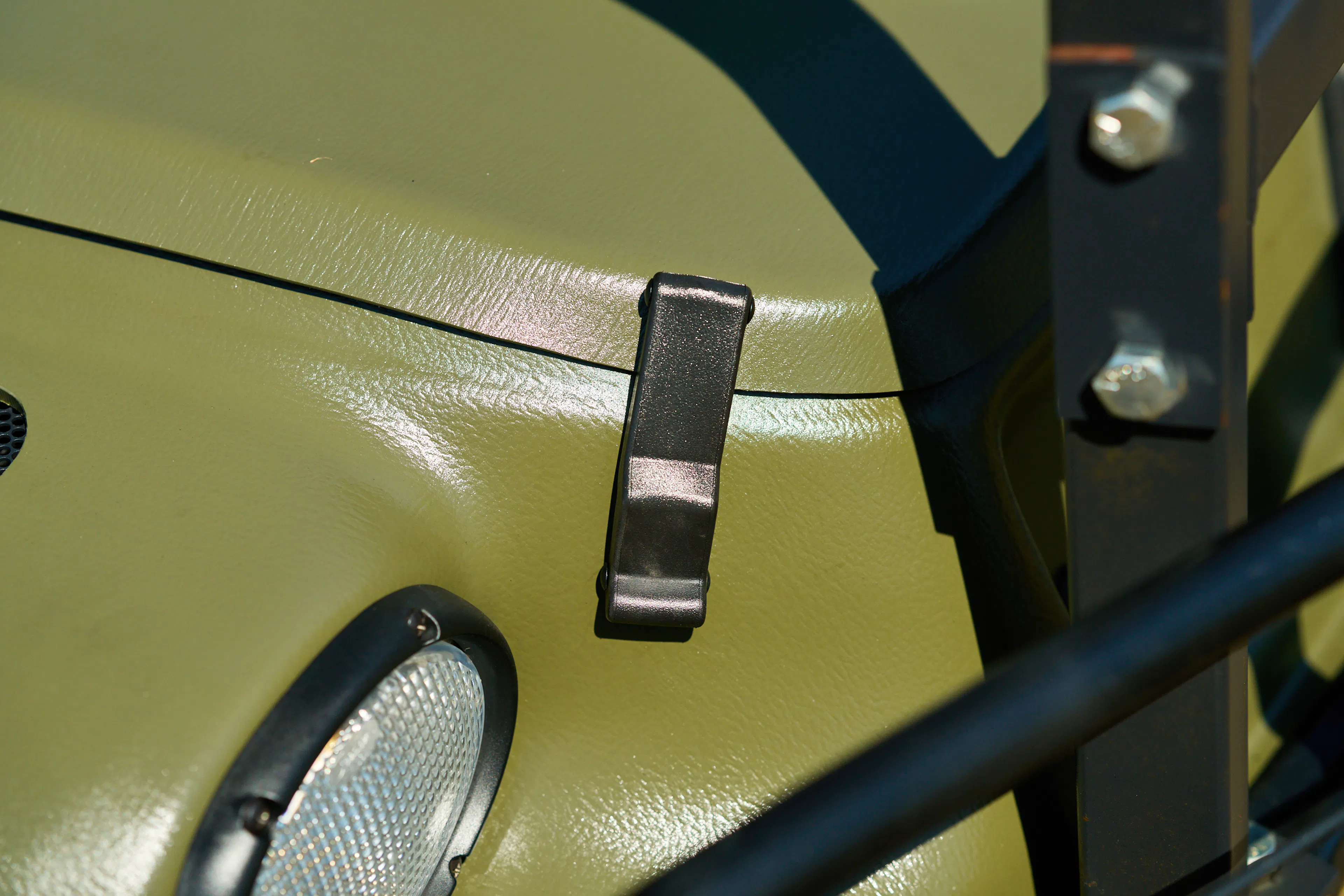 2013 Argo 750 HDI hood latch