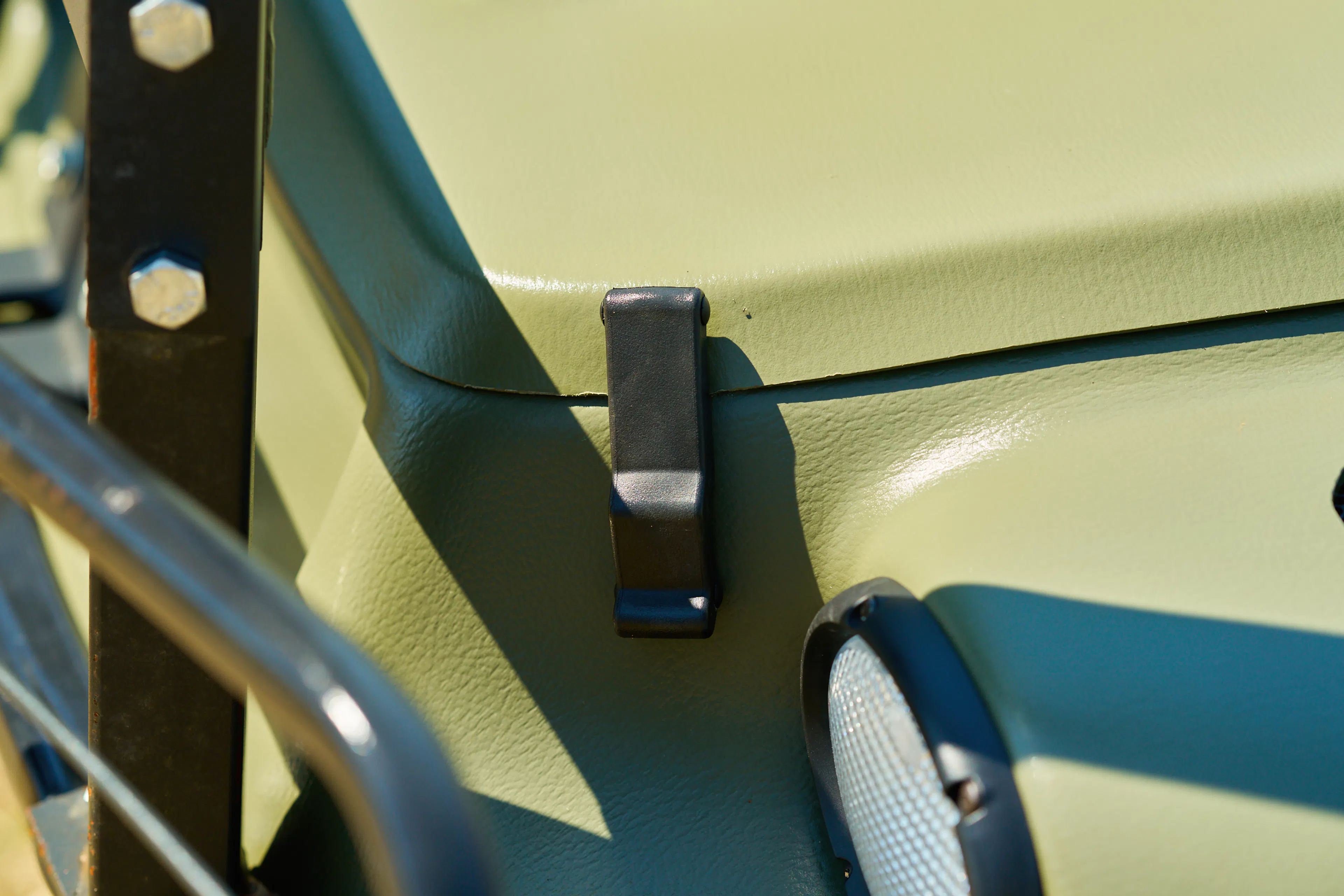 2013 Argo 750 HDI hood latch