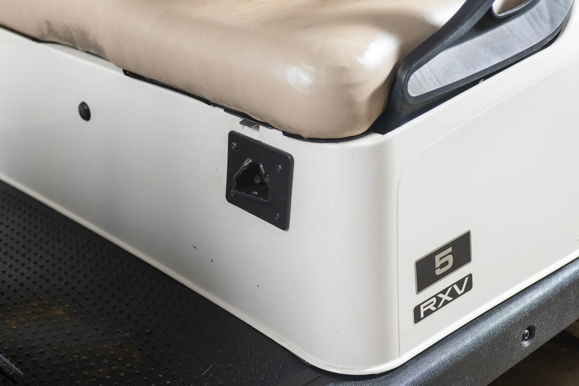 2020 Ez-Go RXV charge port