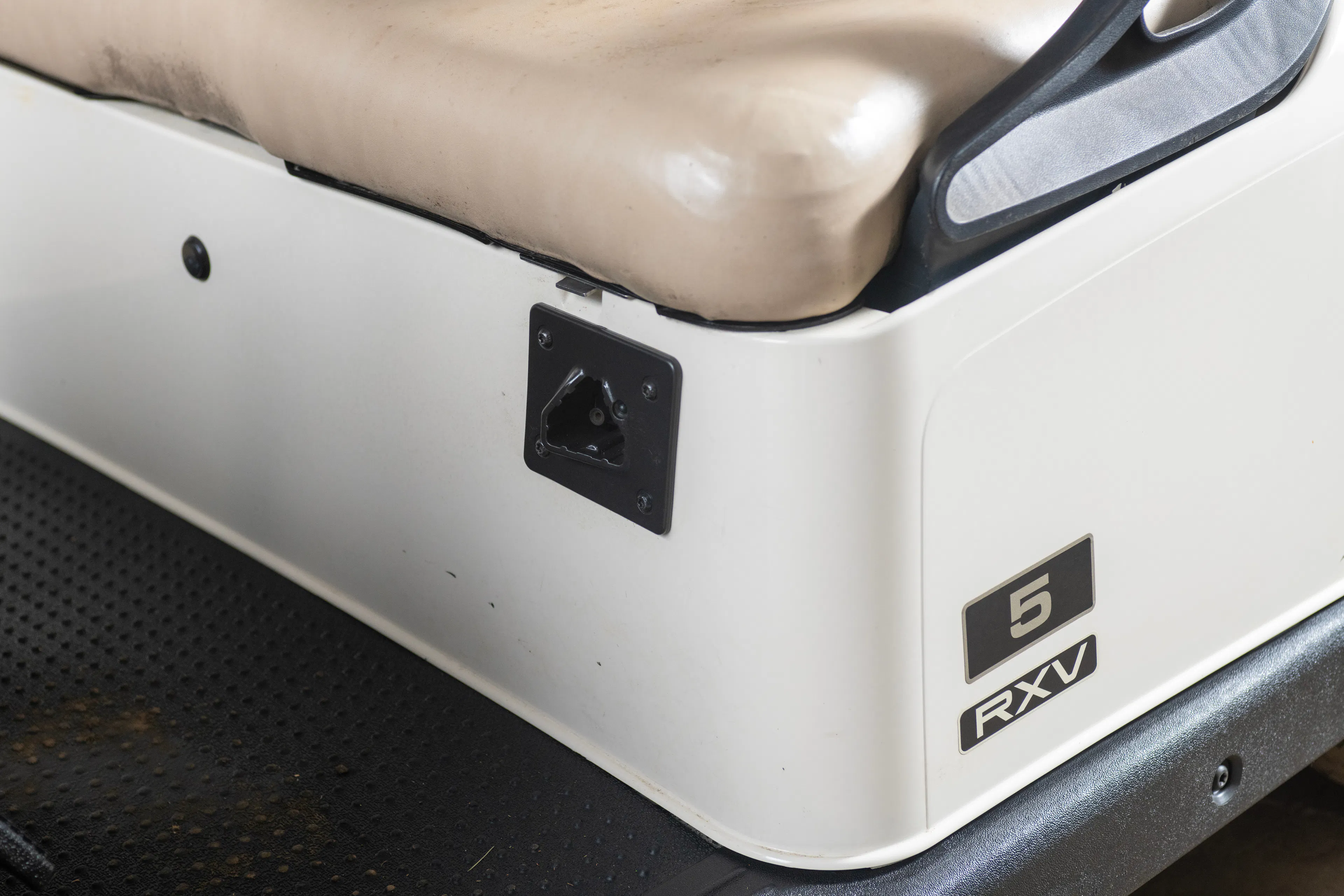 2020 Ez-Go RXV charge port