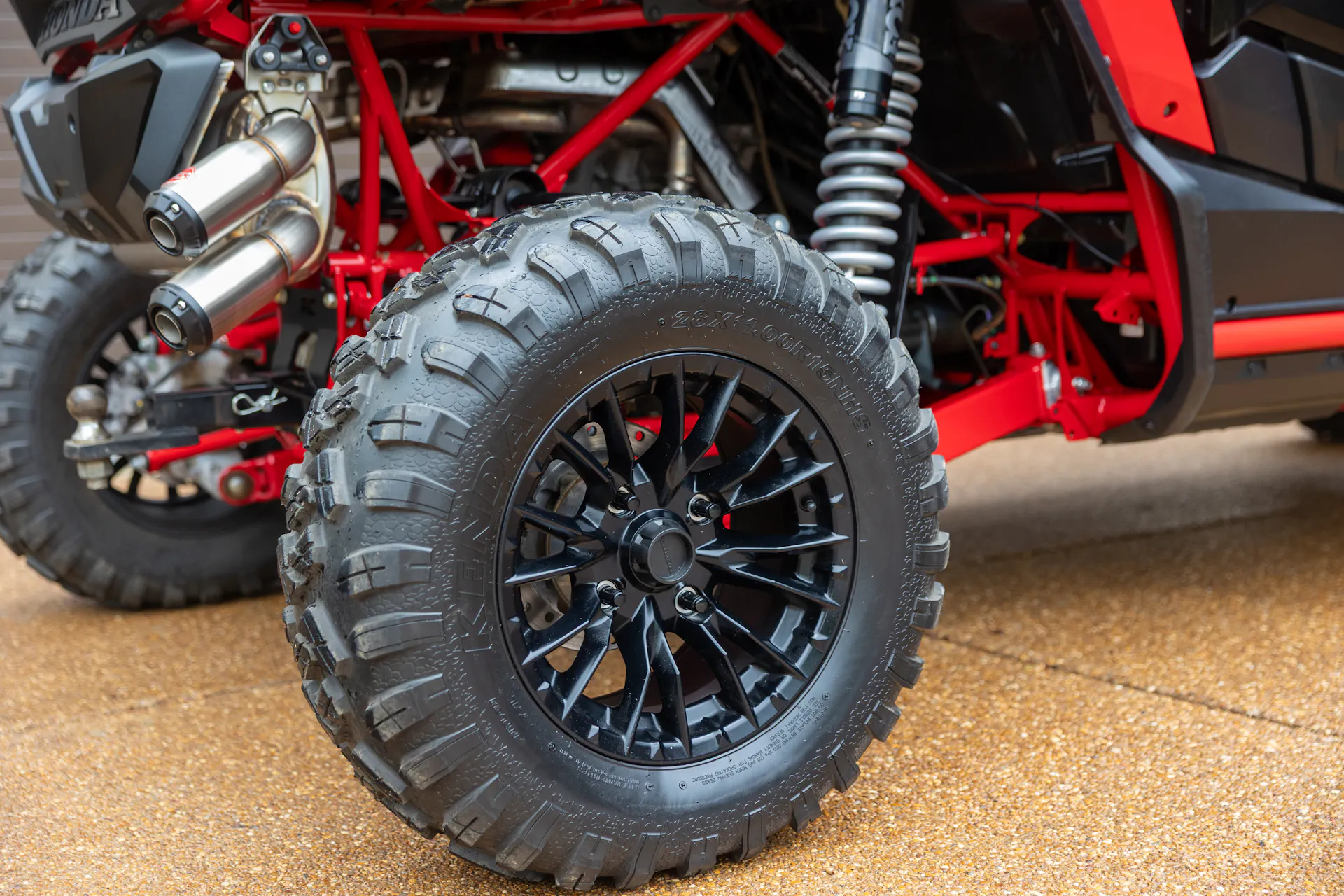 2023 Honda Talon 1000R-4 Fox Live Valve passenger rear tire