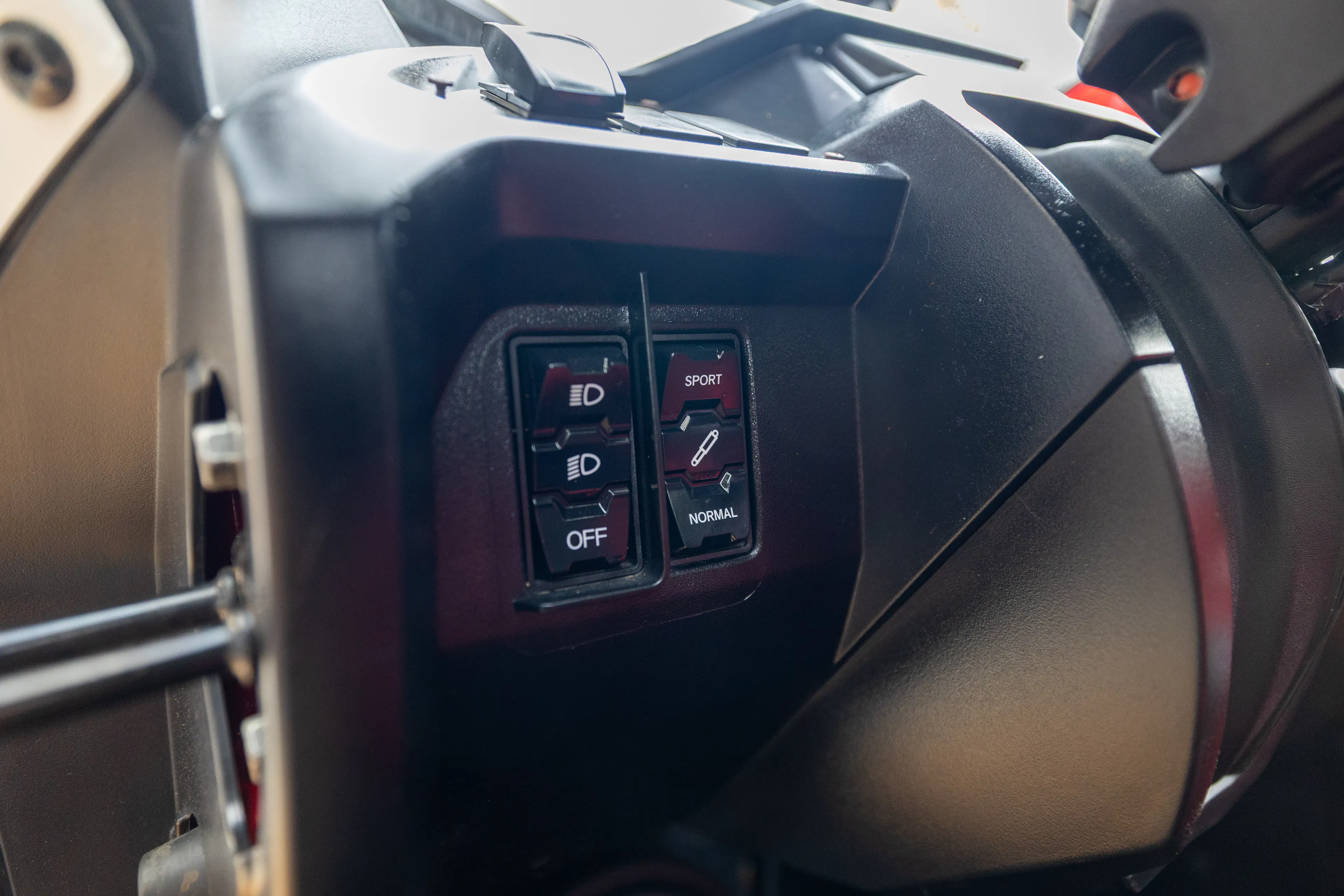 2023 Honda Talon 1000R-4 Fox Live Valve lights/suspension mode switch