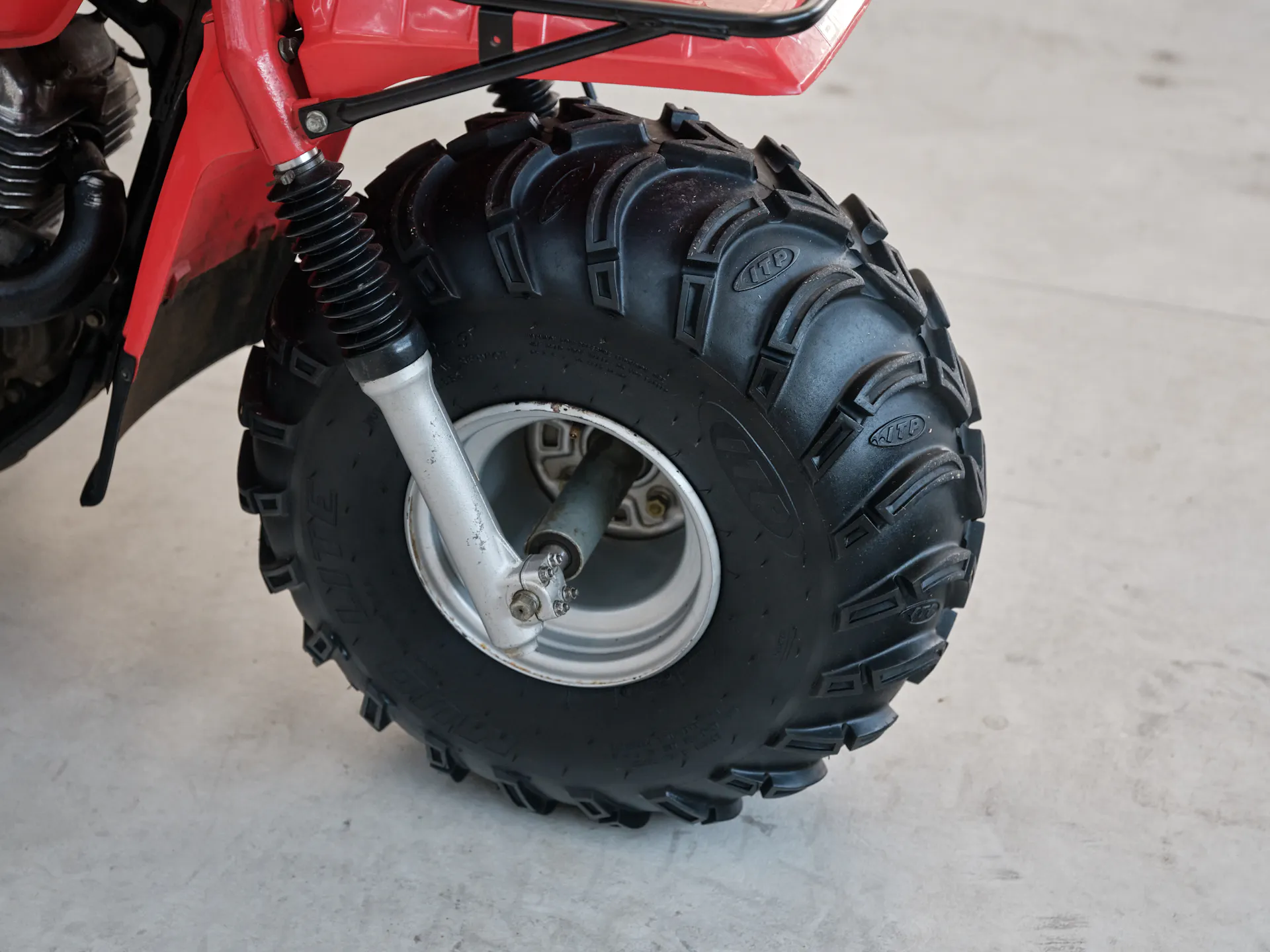 1986 Honda ATC 250ES Big Red front wheel right side offset