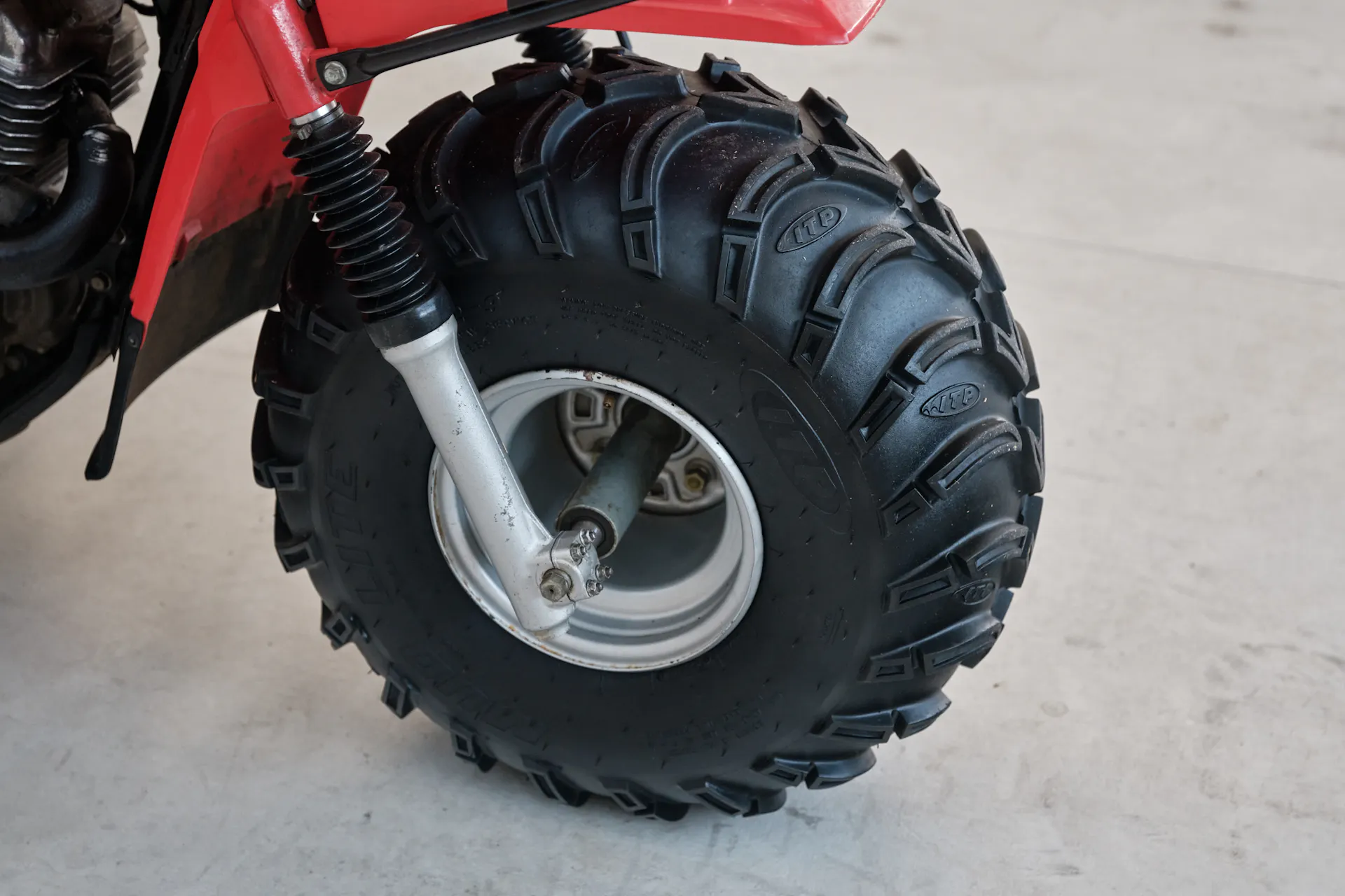 1986 Honda ATC 250ES Big Red front wheel right side offset