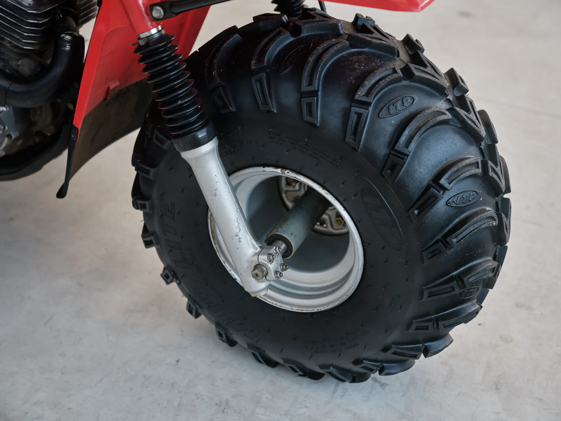 1986 Honda ATC 250ES Big Red front tire right side close 2