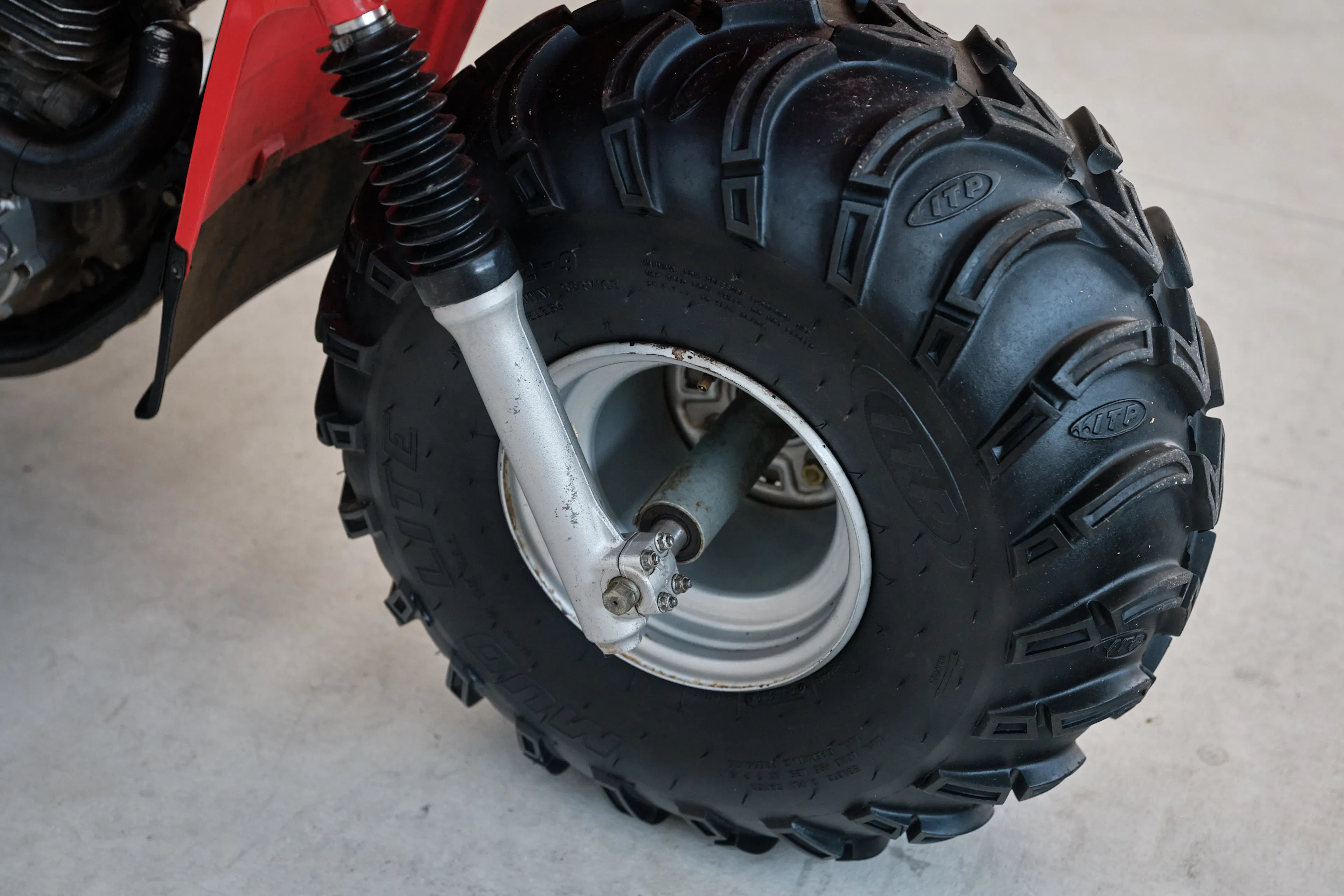 1986 Honda ATC 250ES Big Red front tire right side close 2