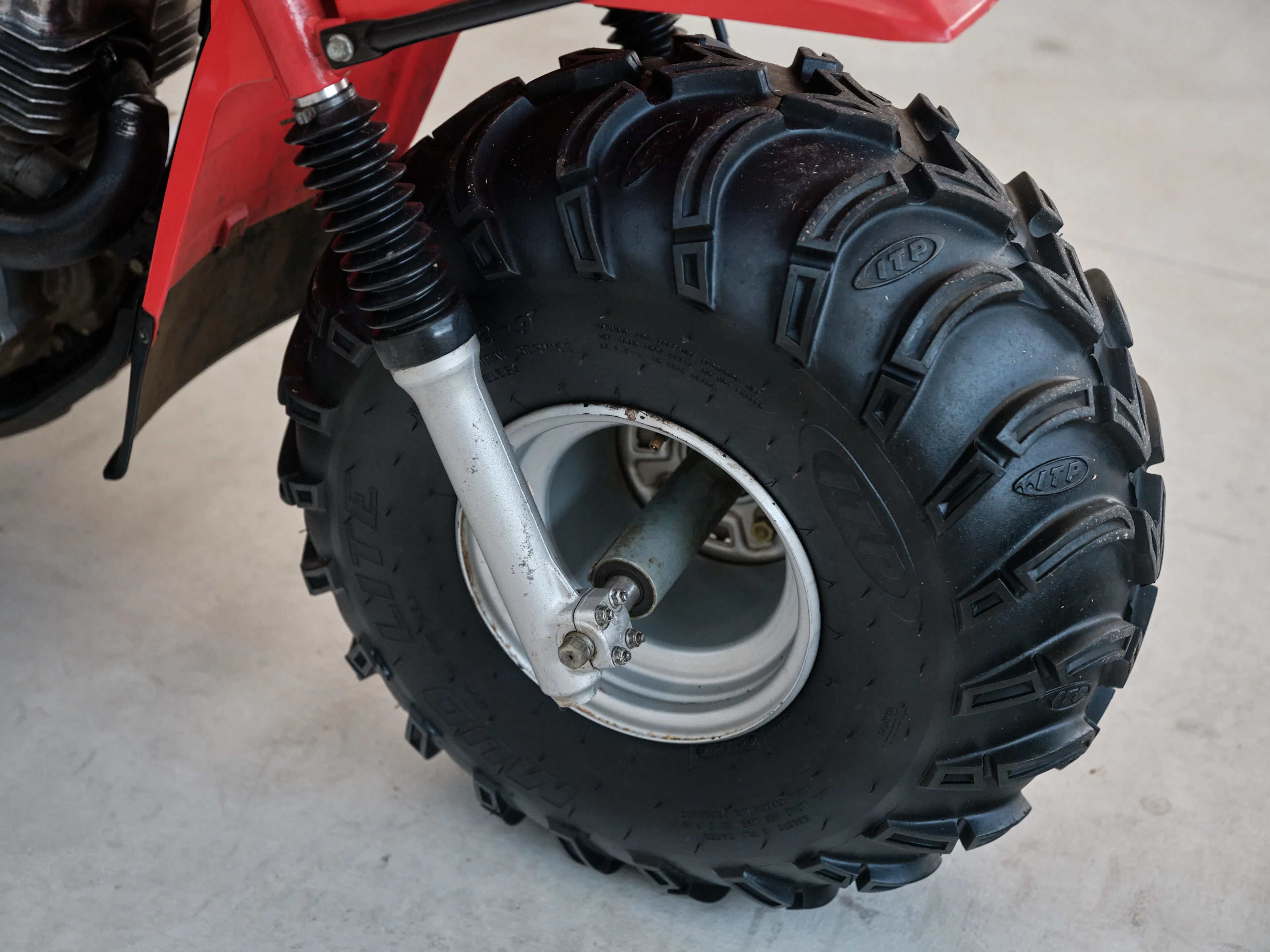 1986 Honda ATC 250ES Big Red front tire right side close