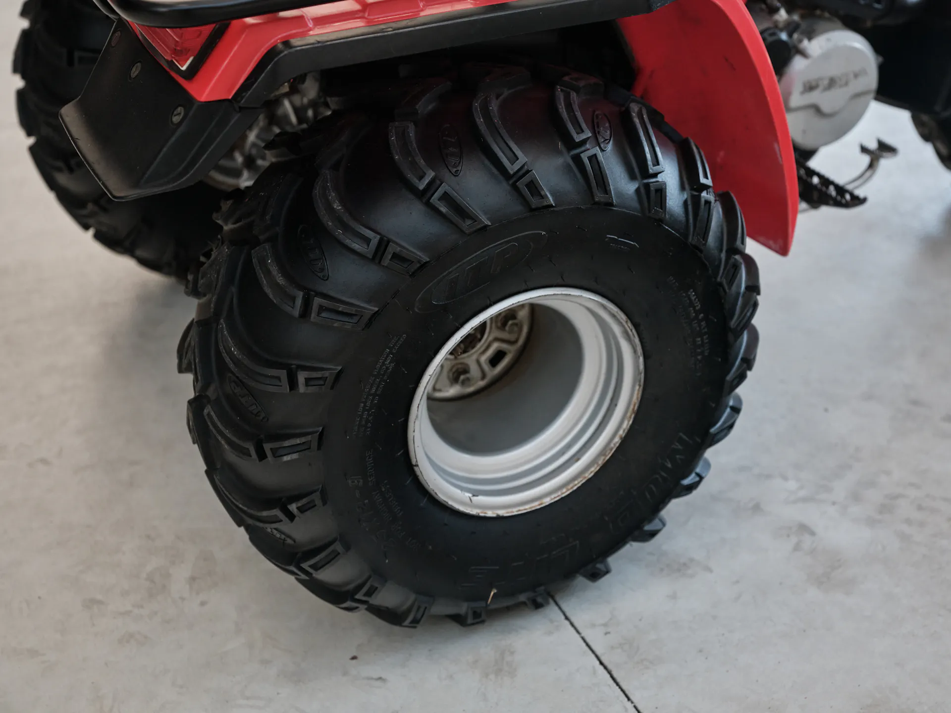 1986 Honda ATC 250ES Big Red right rear tire rear offset