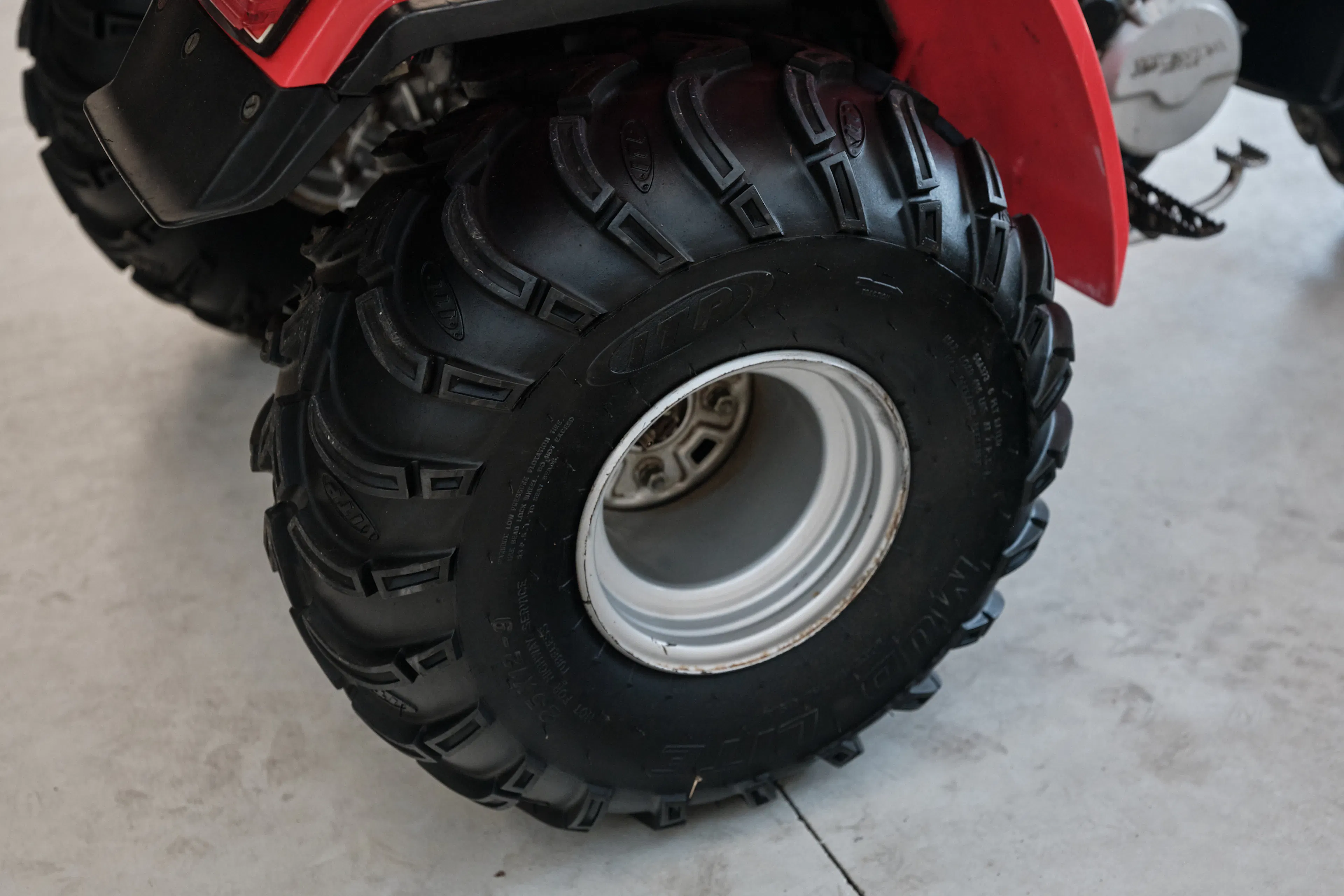 1986 Honda ATC 250ES Big Red right rear tire rear offset