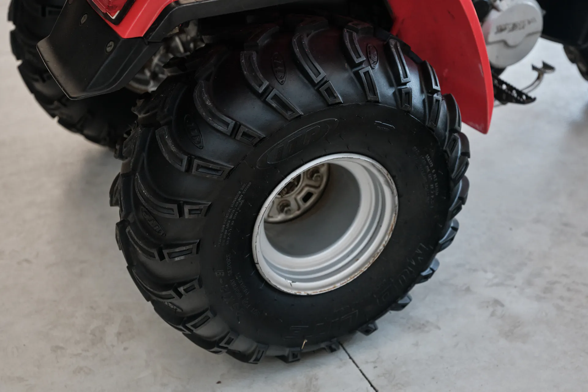 1986 Honda ATC 250ES Big Red right rear tire rear offset