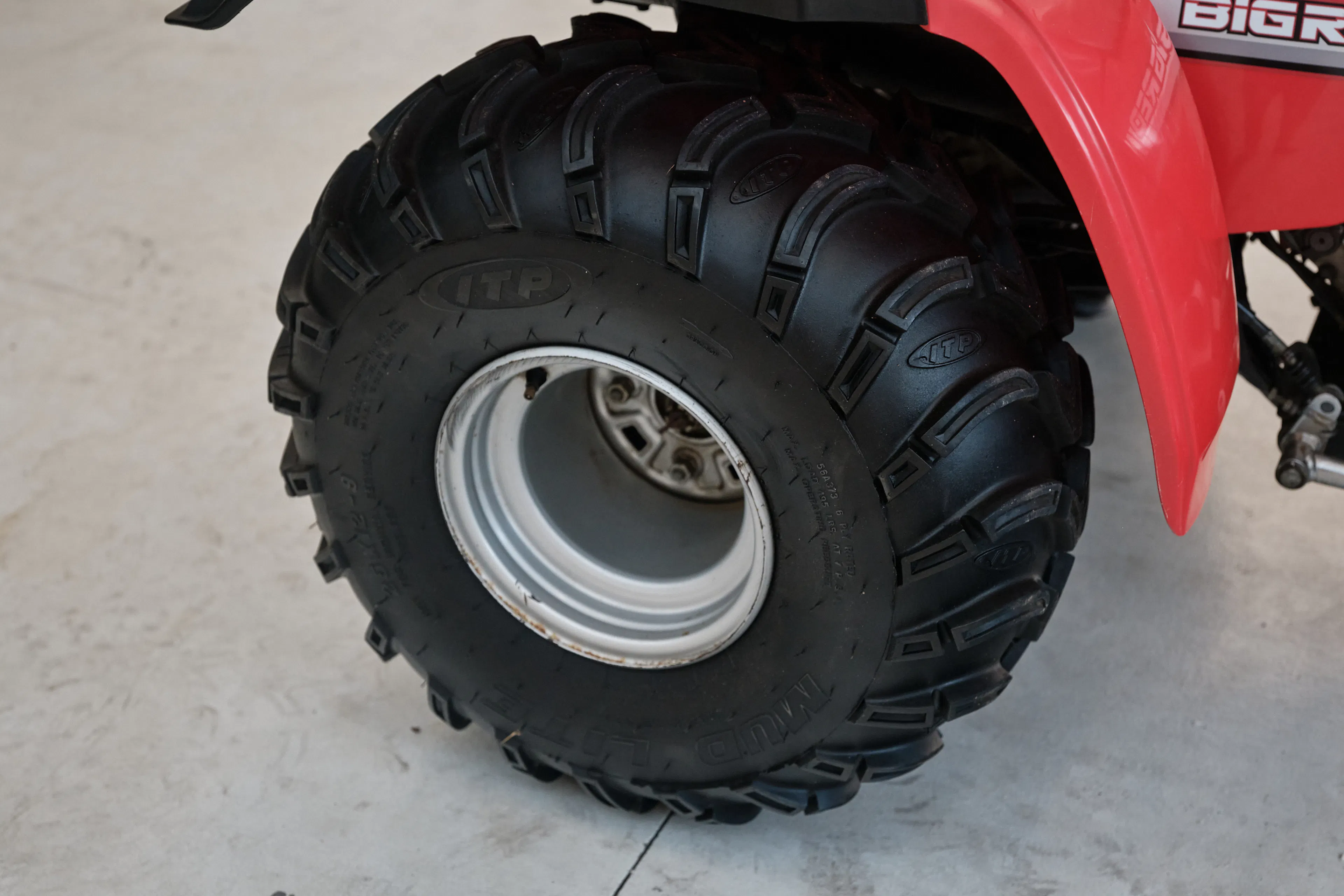 1986 Honda ATC 250ES Big Red right rear tire front offset 2