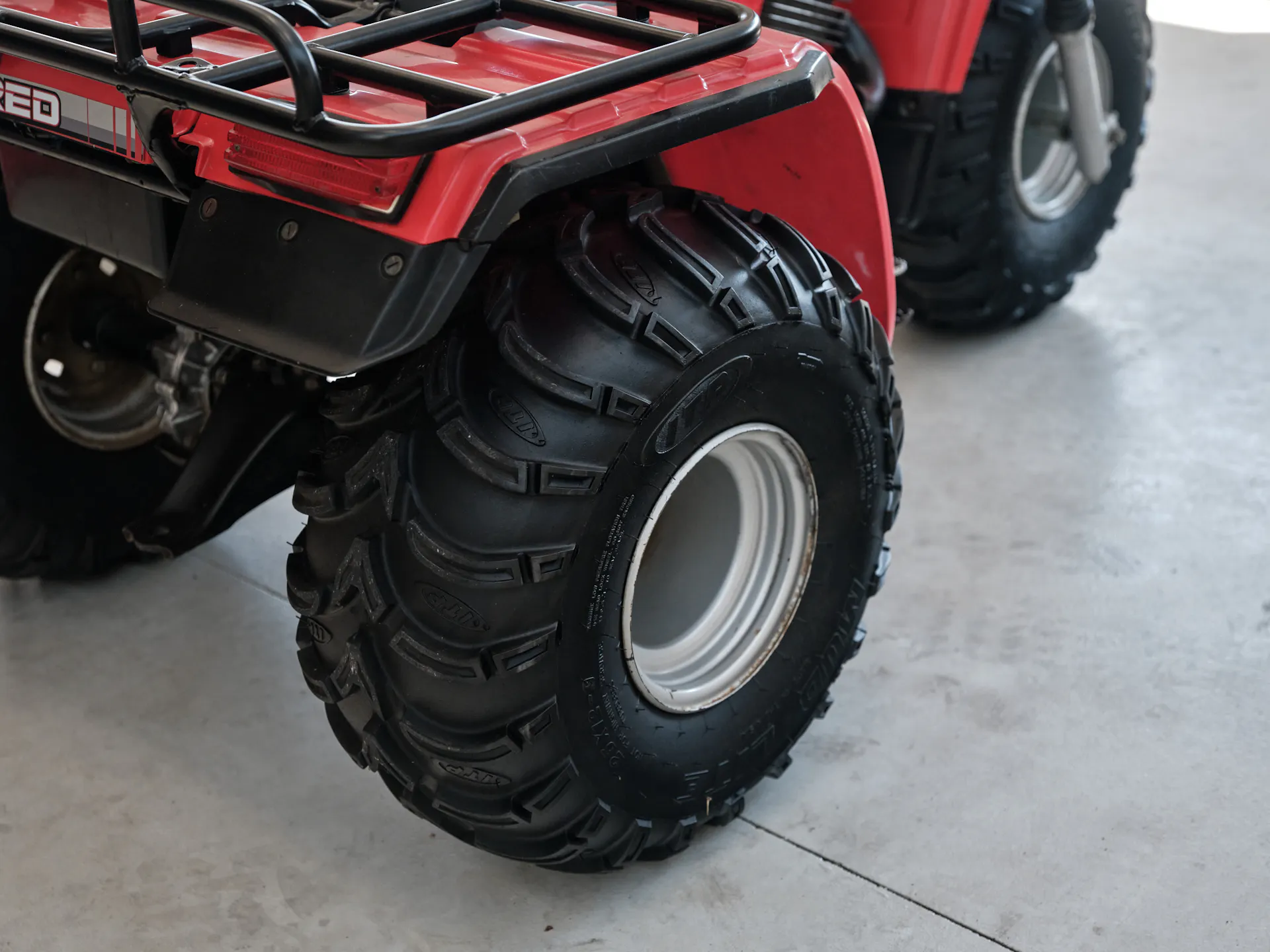 1986 Honda ATC 250ES Big Red right rear tire offset 