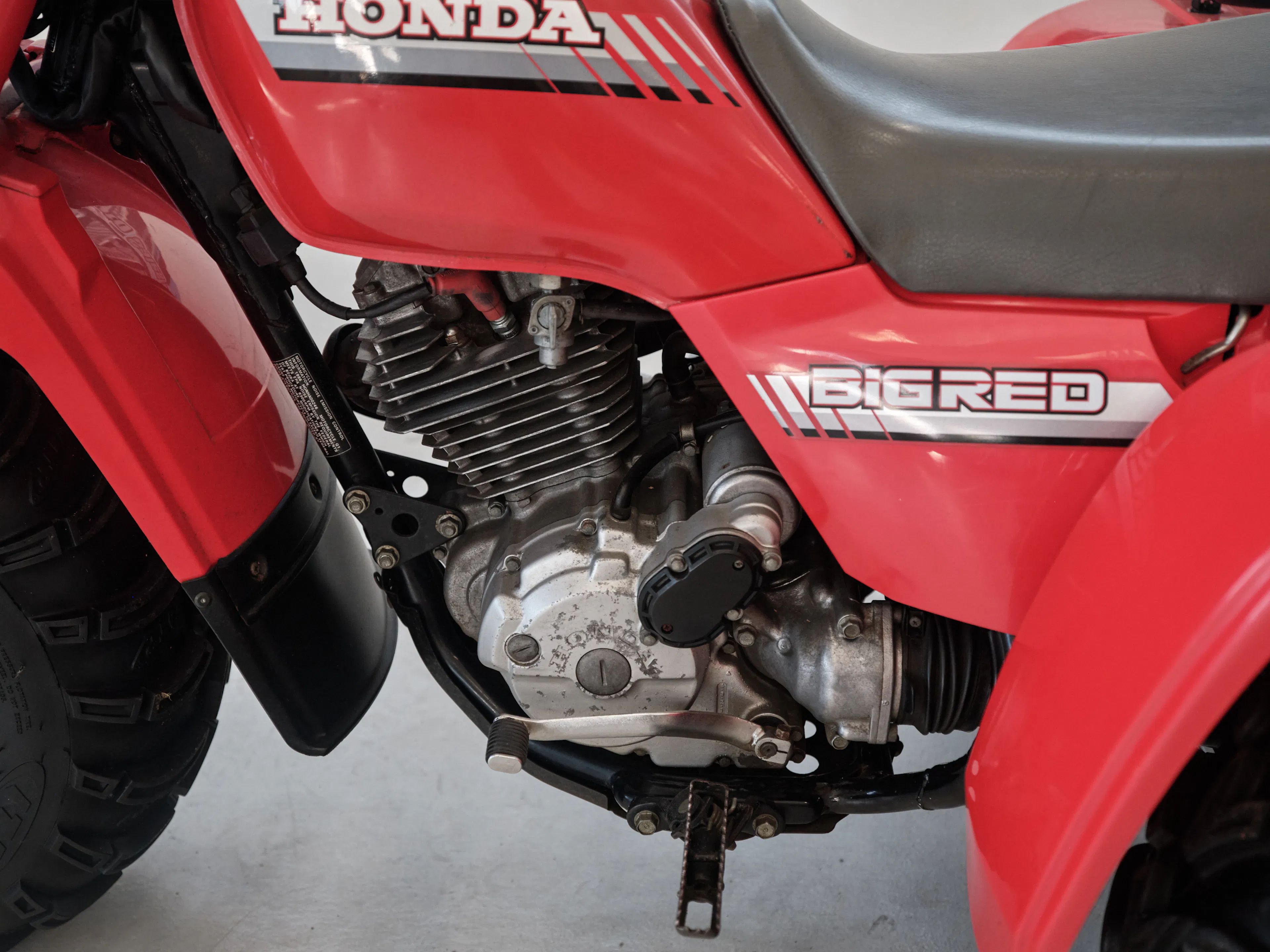 1986 Honda ATC 250ES Big Red let side engine/drive shaft