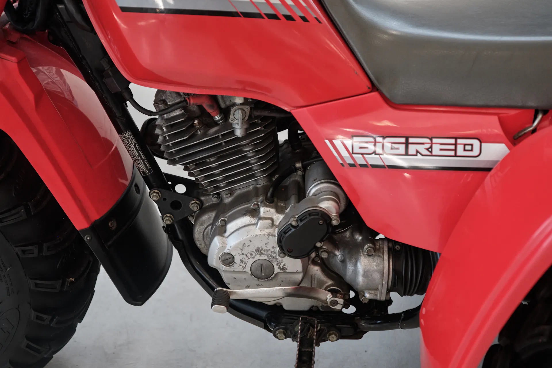 1986 Honda ATC 250ES Big Red let side engine/drive shaft