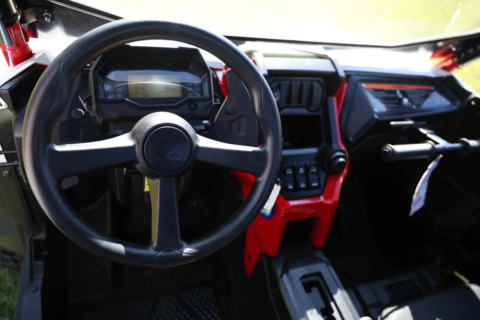 2025 Honda Talon 1000X Fox Live Valve interior/wheel