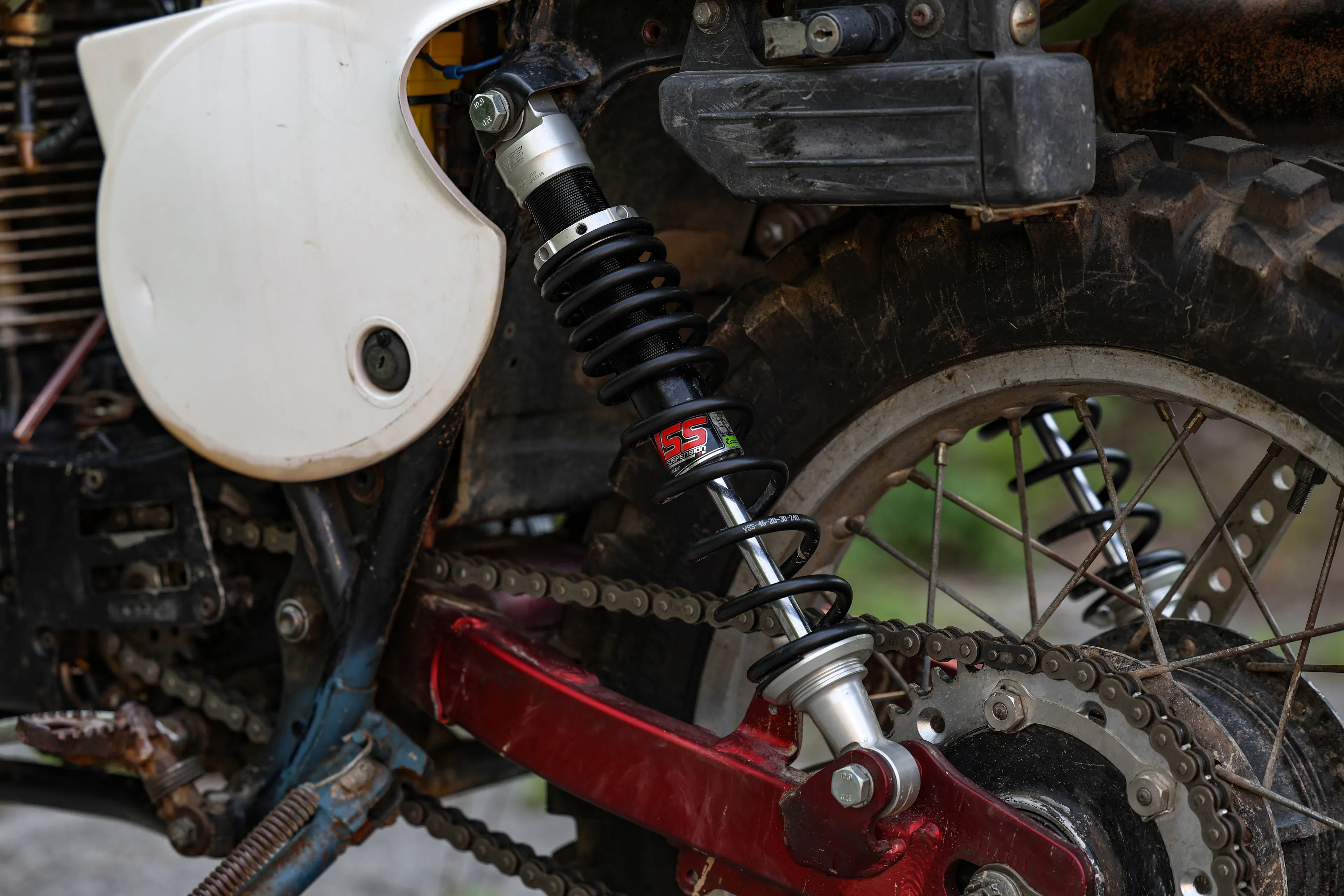 1979 Yamaha XT500 left rear shock