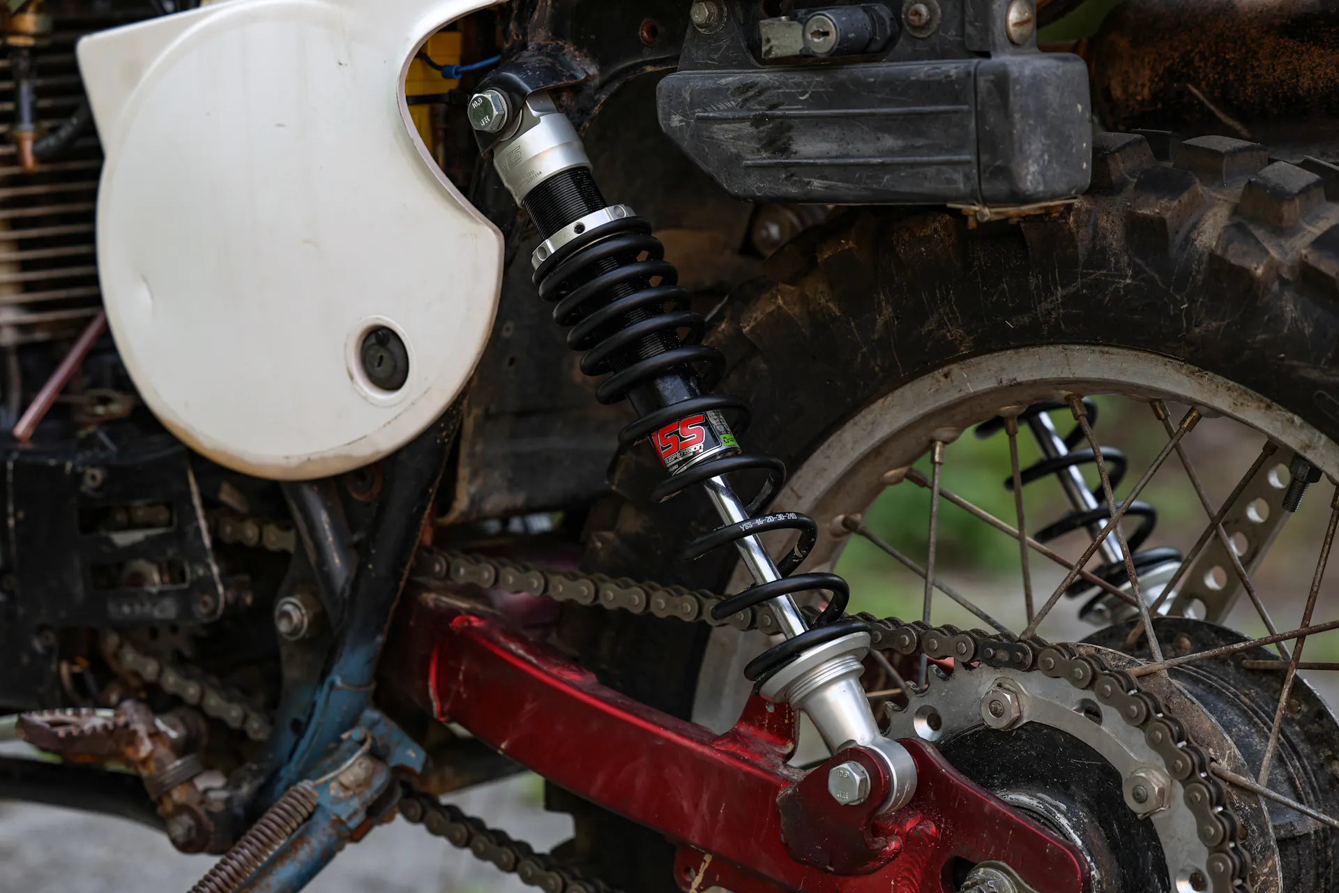 1979 Yamaha XT500 left rear shock