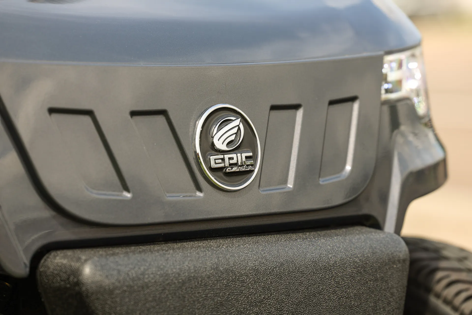 2025 Icon Epic E20 grille/badge close