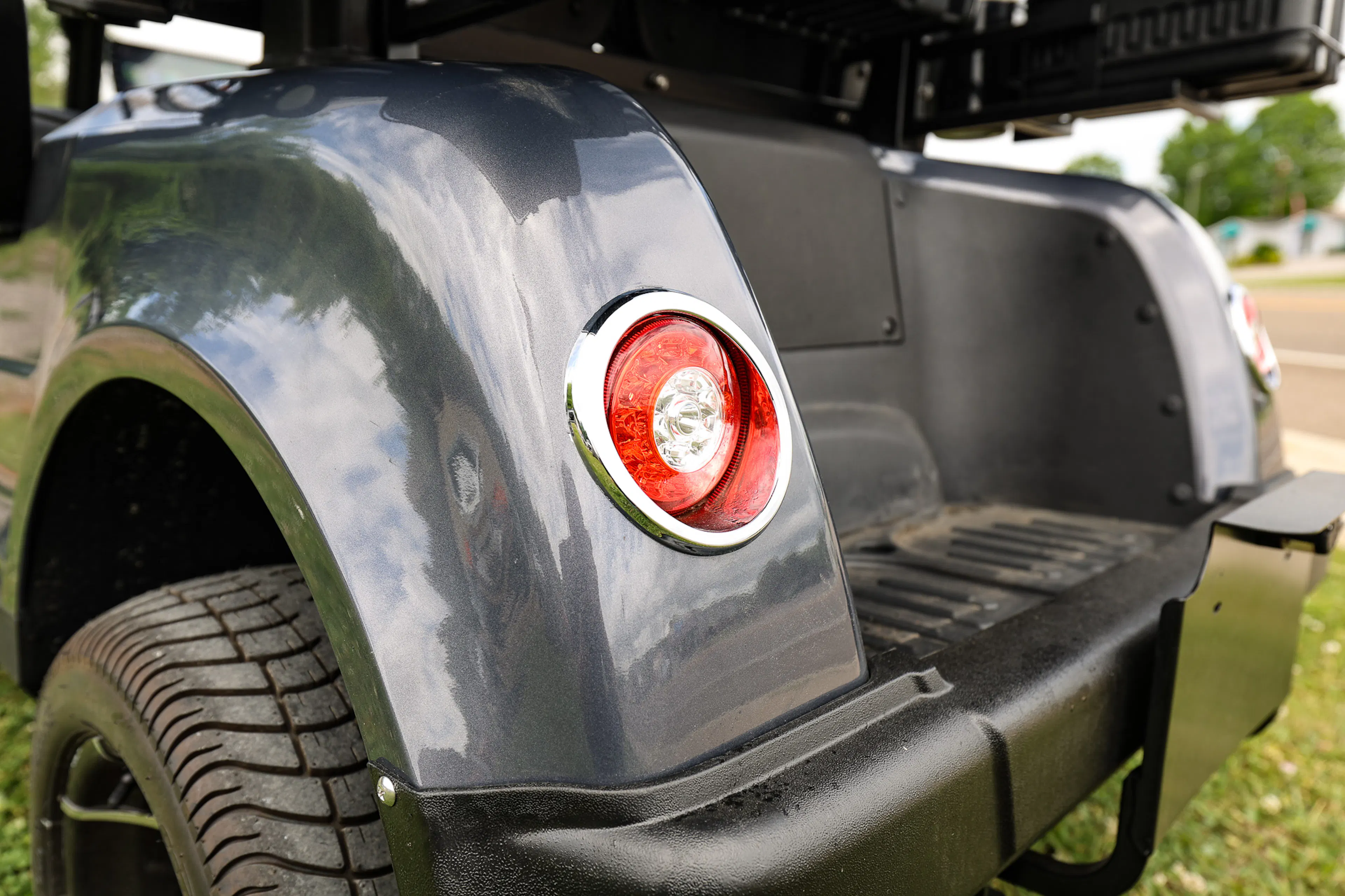 2025 Icon Epic E20 left rear corner