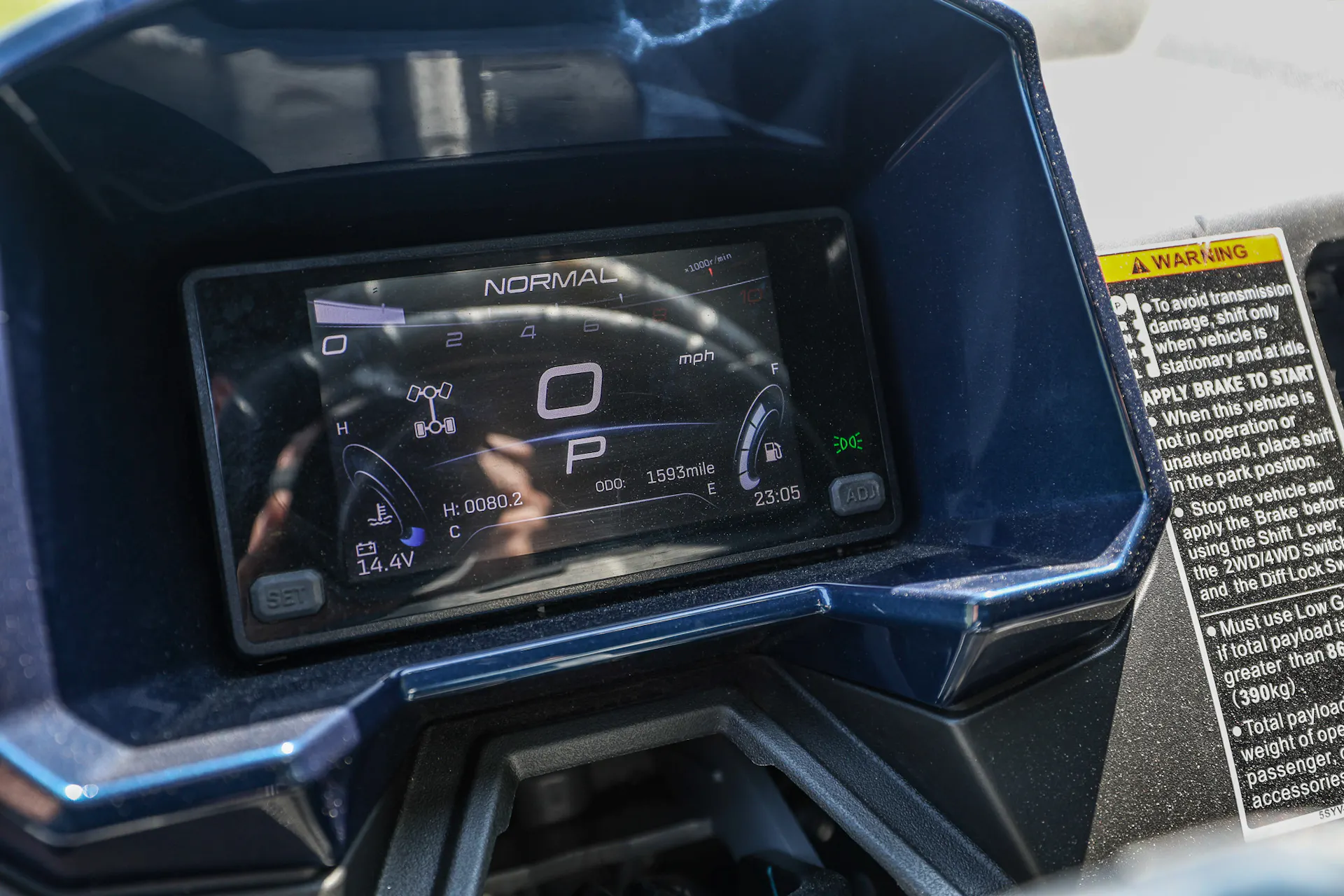 2025 CF Moto UForce 1000XL display